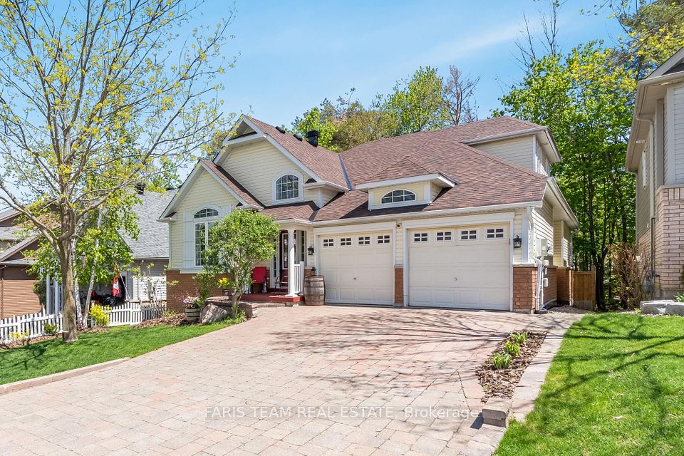 17 Oakmont Avenue, Oro-Medonte, ON L0L 2L0