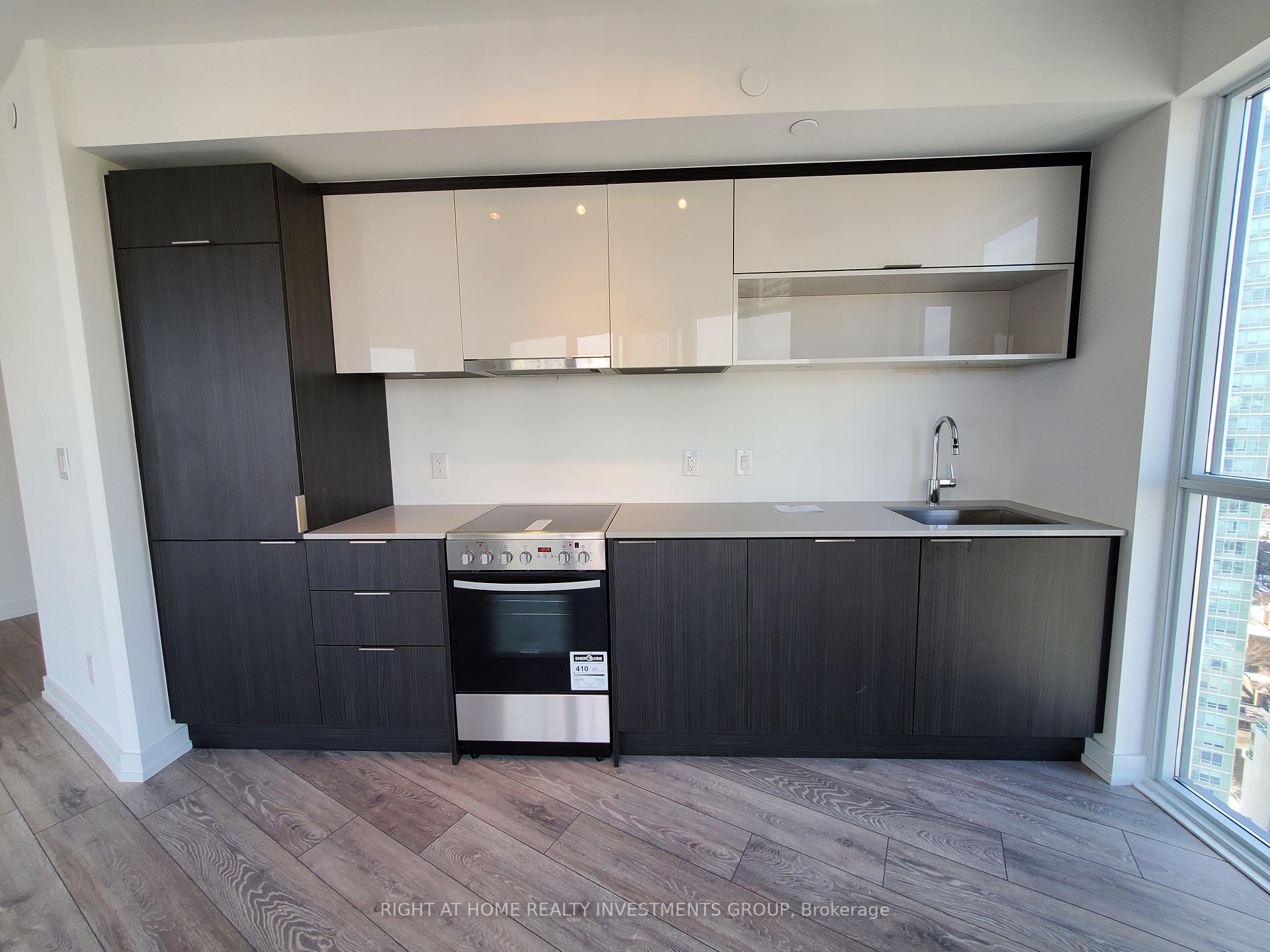 1 Bedroom Condo at 159 Wellesley, Toronto For sale