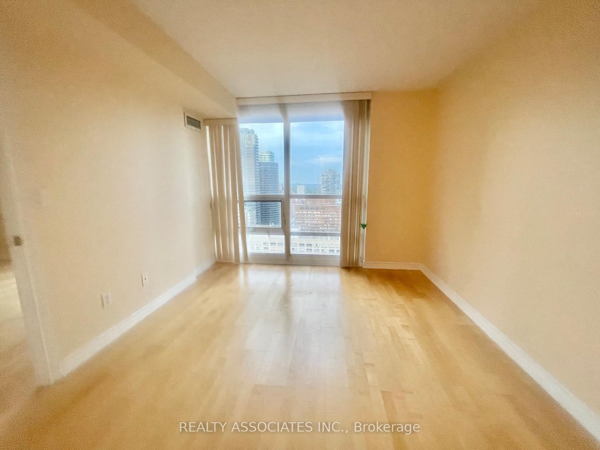 3 Bedrooms Condo at 761 Bay, Toronto For sale