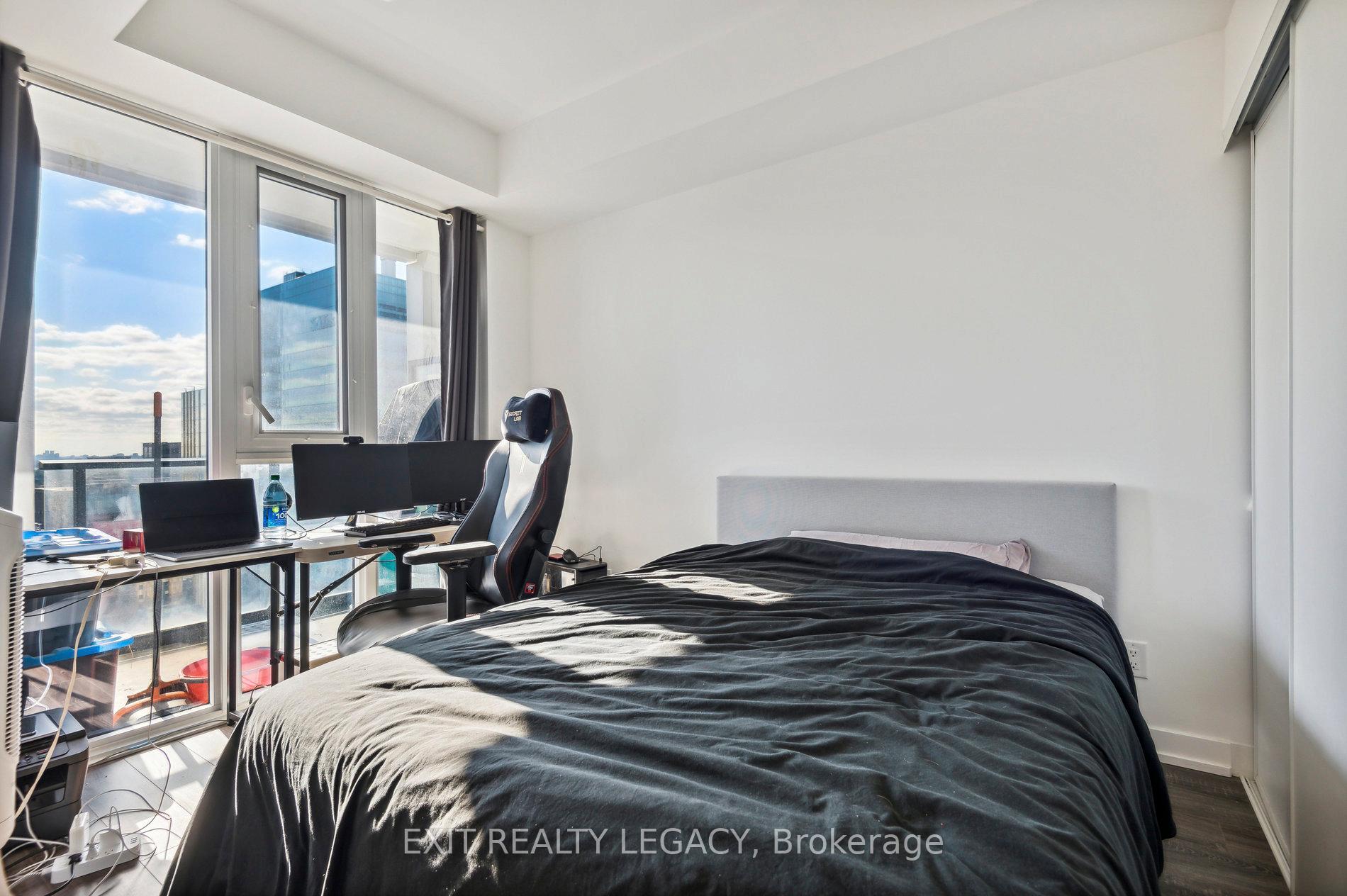 2 Bedrooms Condo at 20 Edward,  Toronto For sale