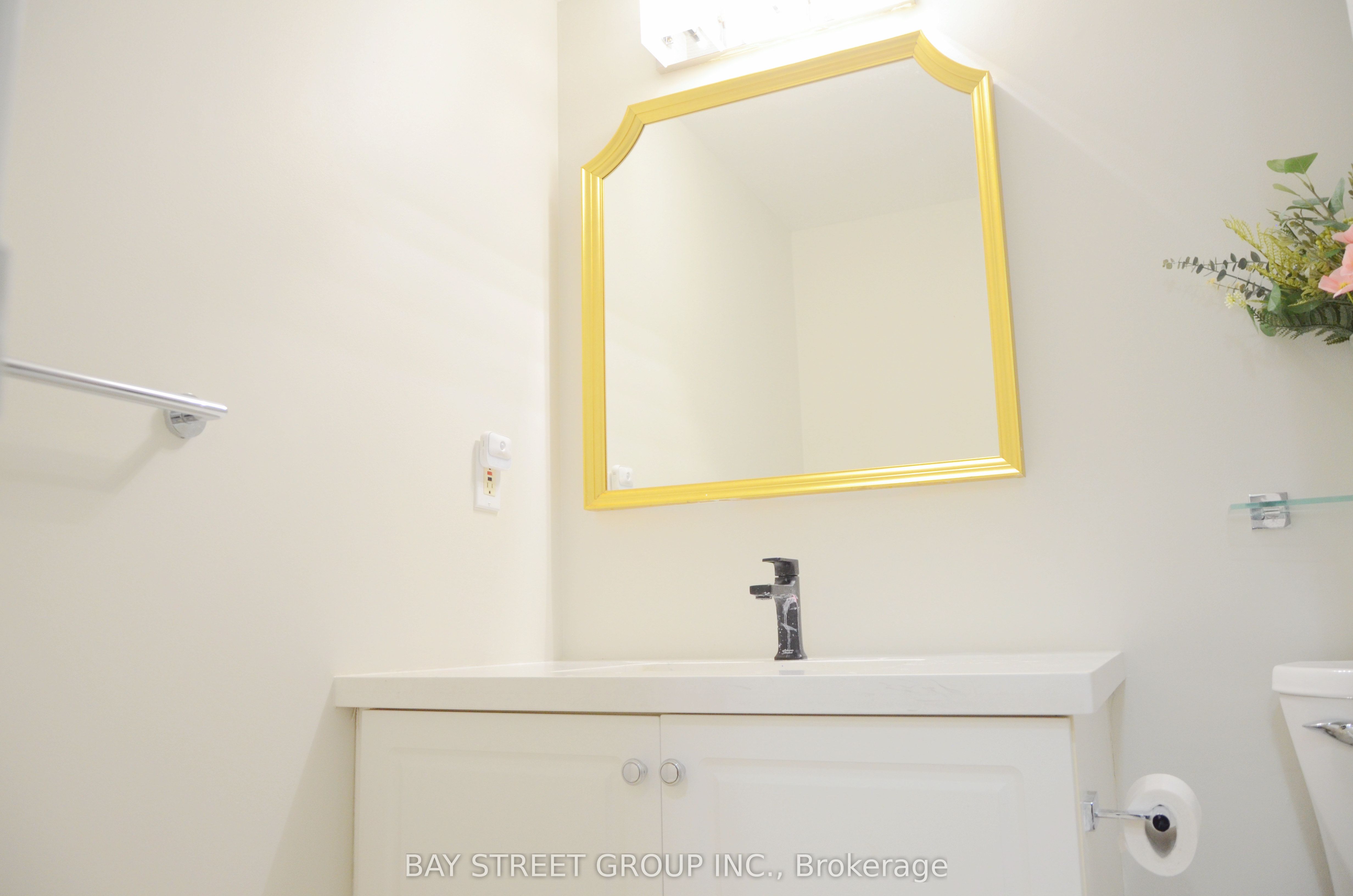 451 Rosewell Avenue, #514