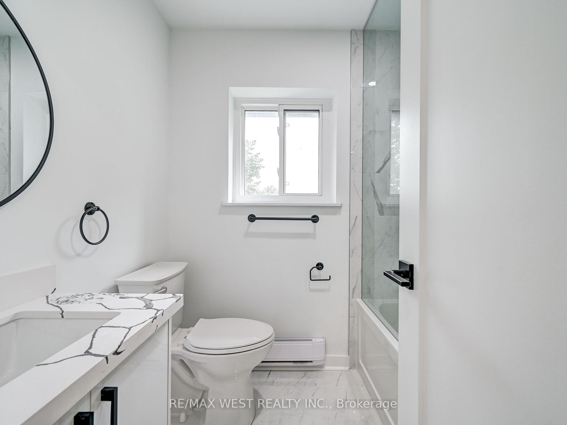 3 Bedrooms Condo at 22 Tandridge, Toronto For sale
