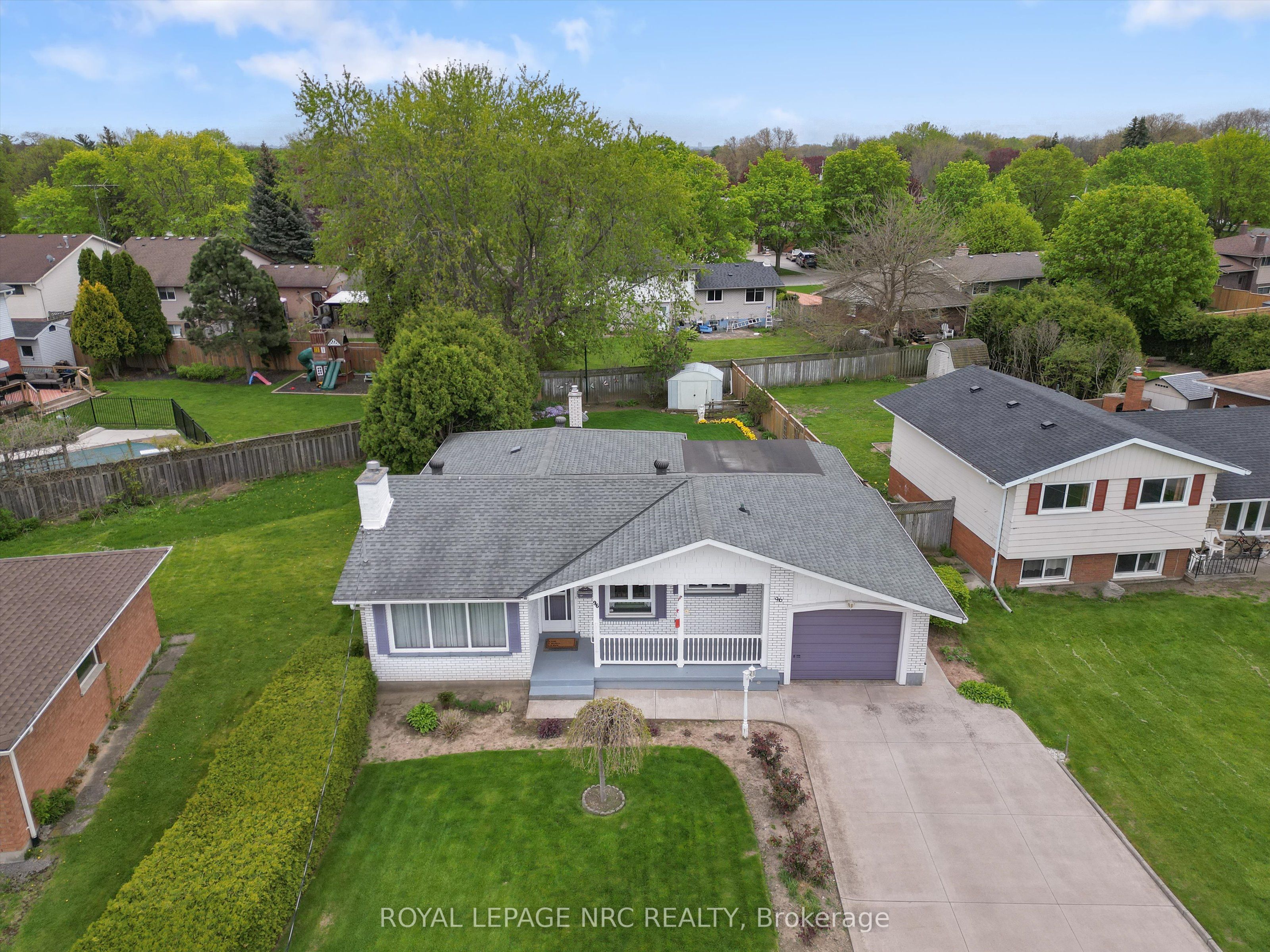 96 Lakeshore Road