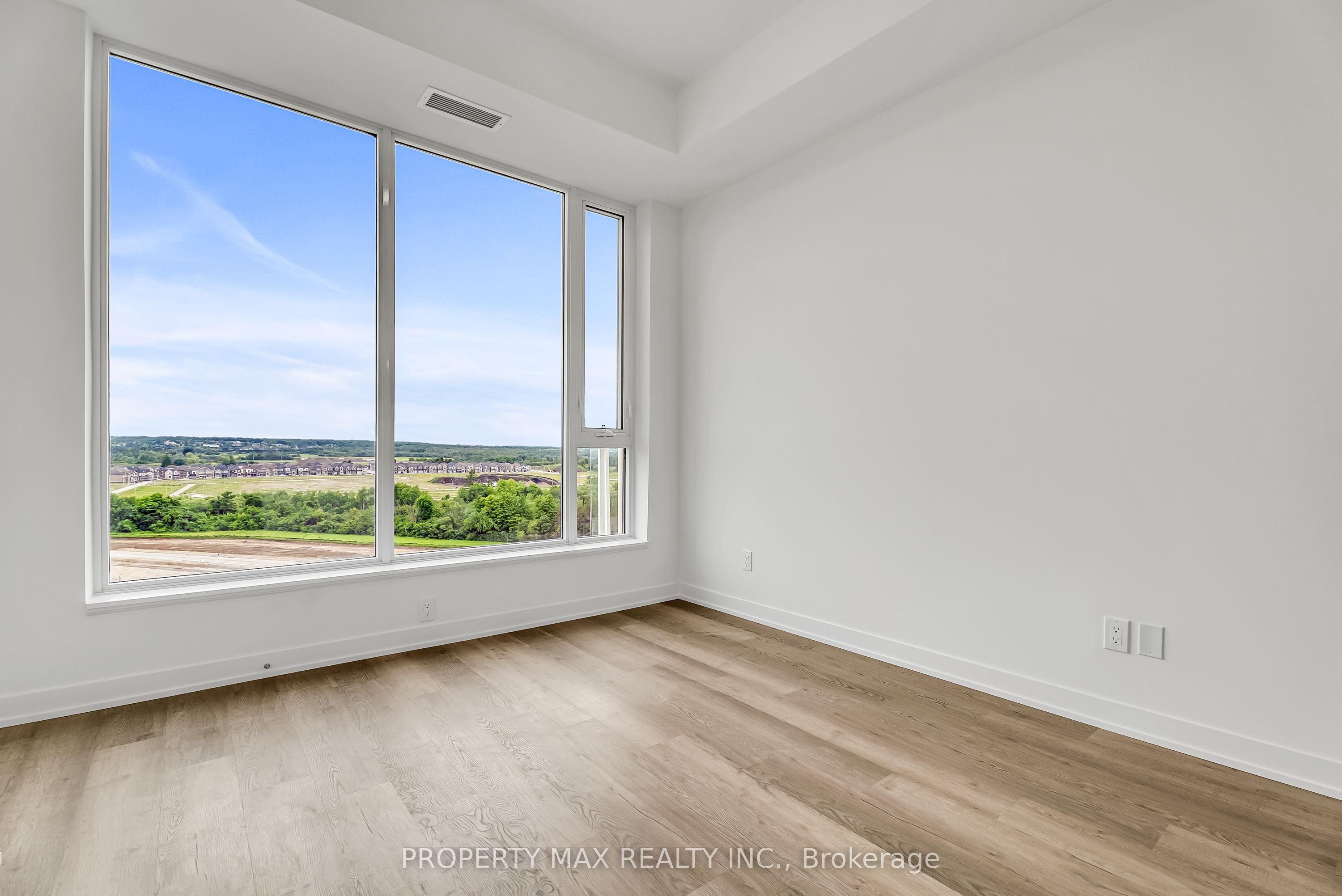 2 David Eyer Road, #1428