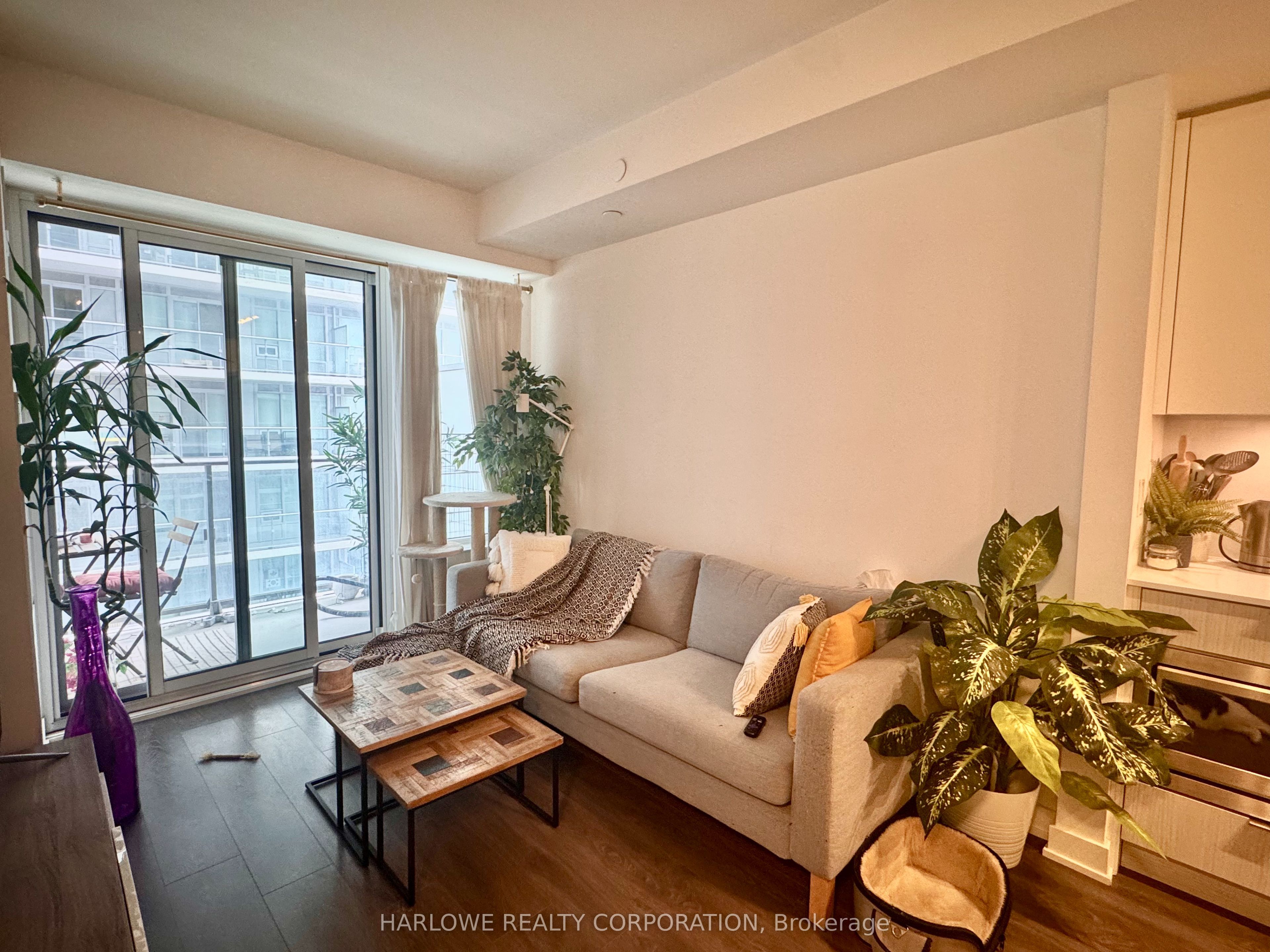 99 Broadway Avenue #1207 Nt, Toronto C10 Mount Pleasant West