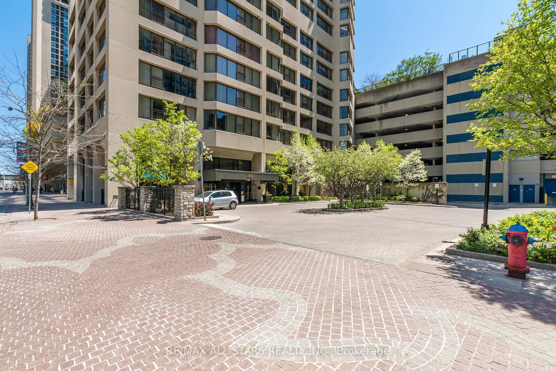 1 Bedroom Condo at 55 Harbour, Toronto For sale