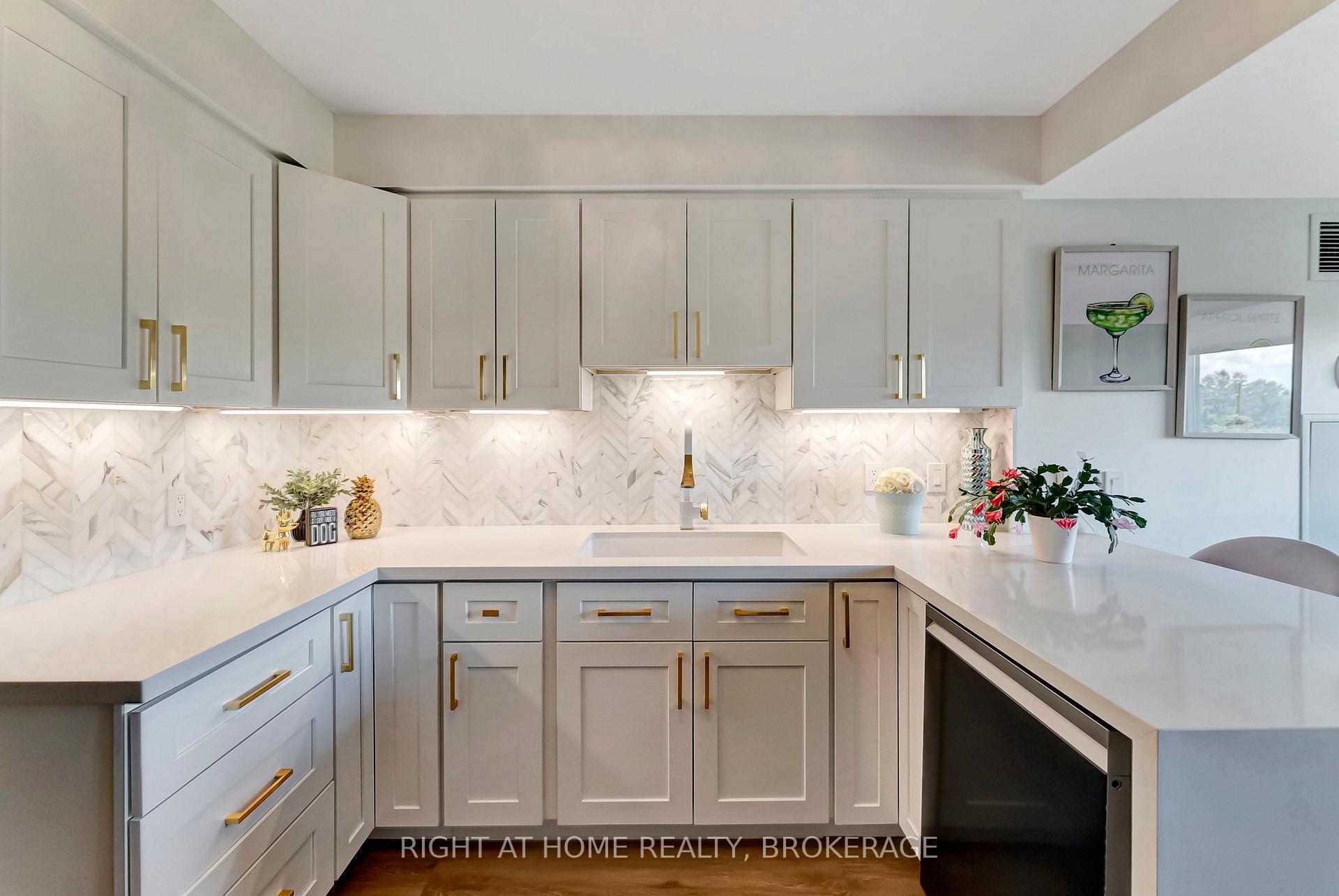 1 Bedroom Condo at 2190 Lakeshore, Burlington For sale