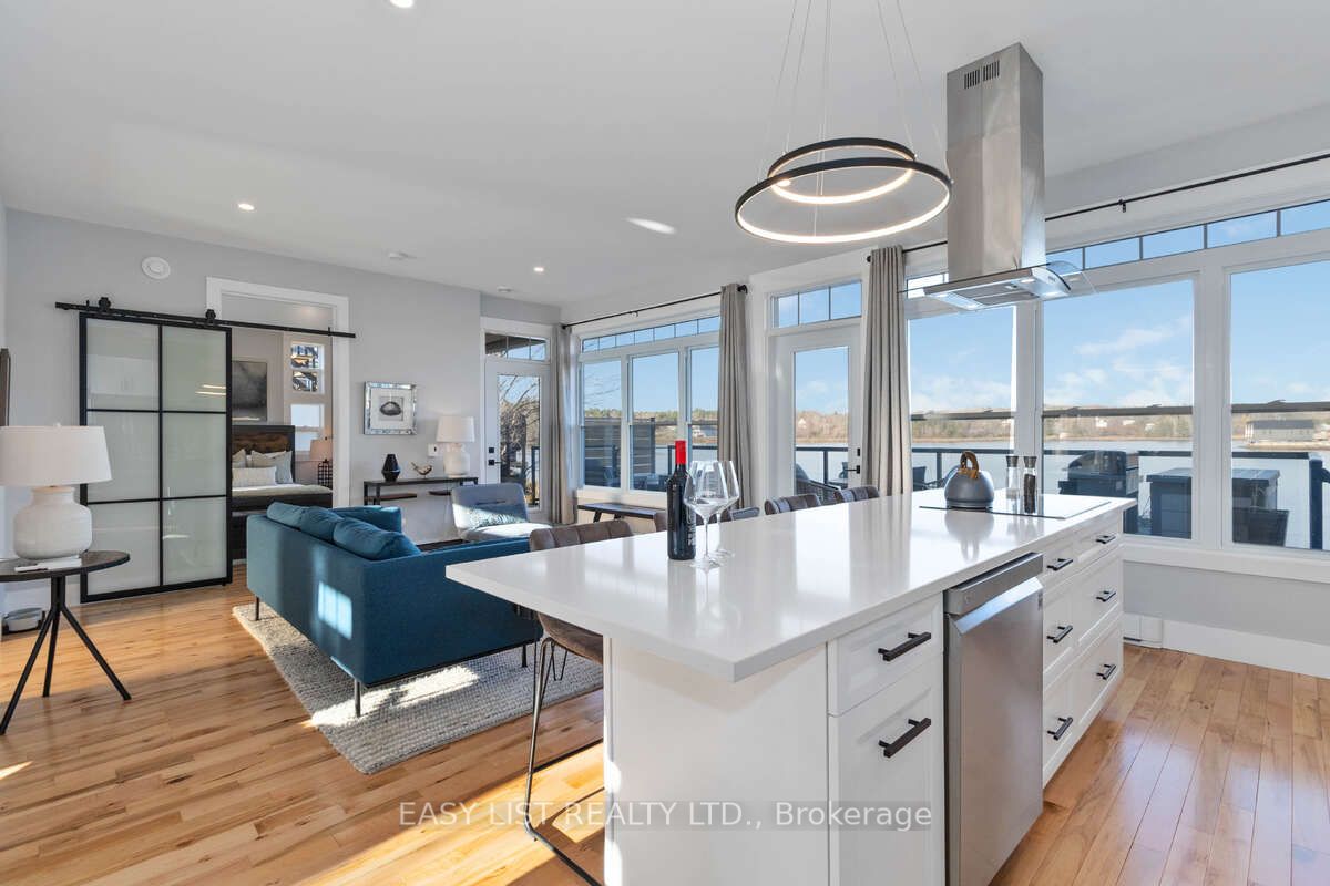 693 Mason Beach Road, #3