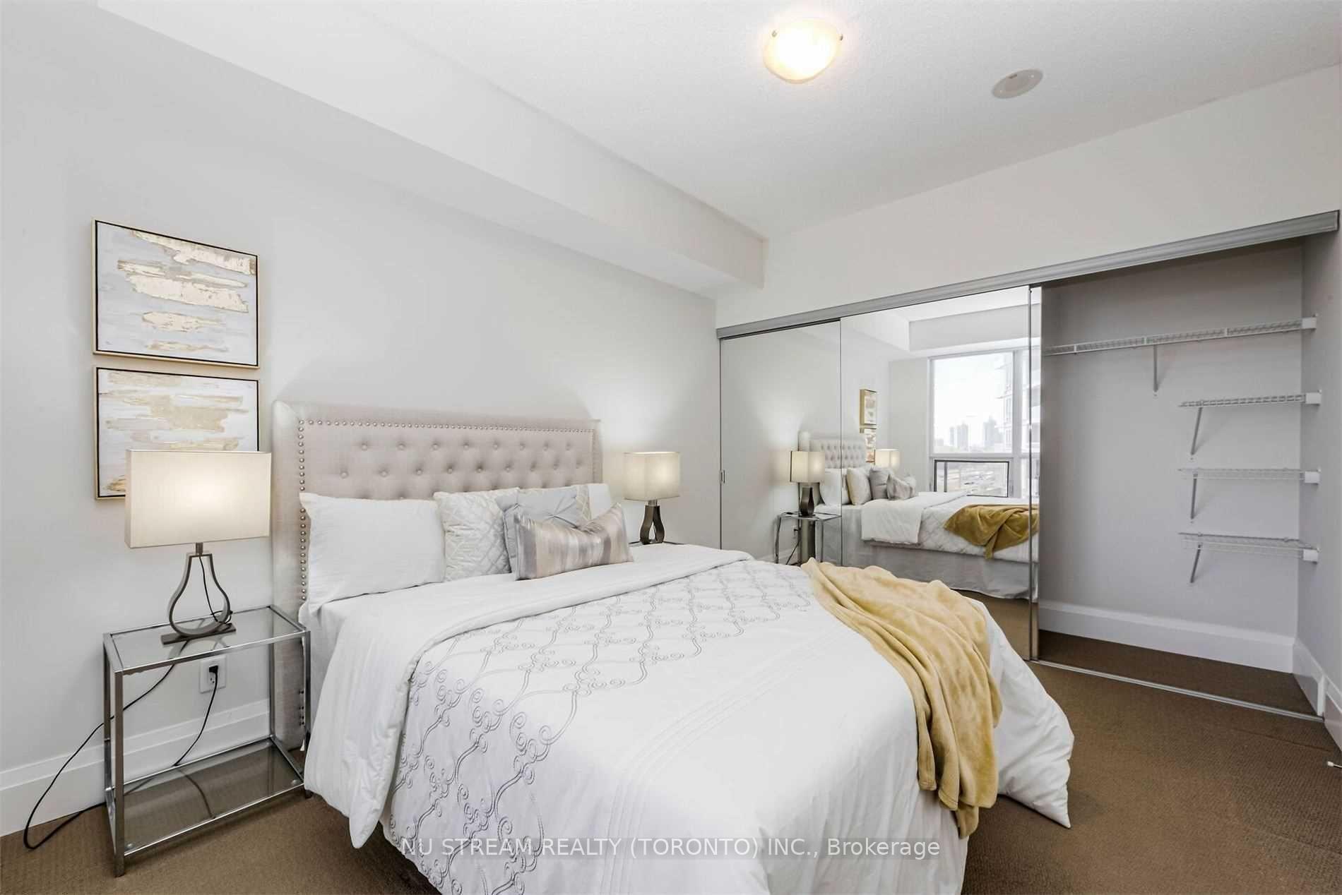 2 Bedrooms Condo at 100 Harrison Garden,  Toronto For sale