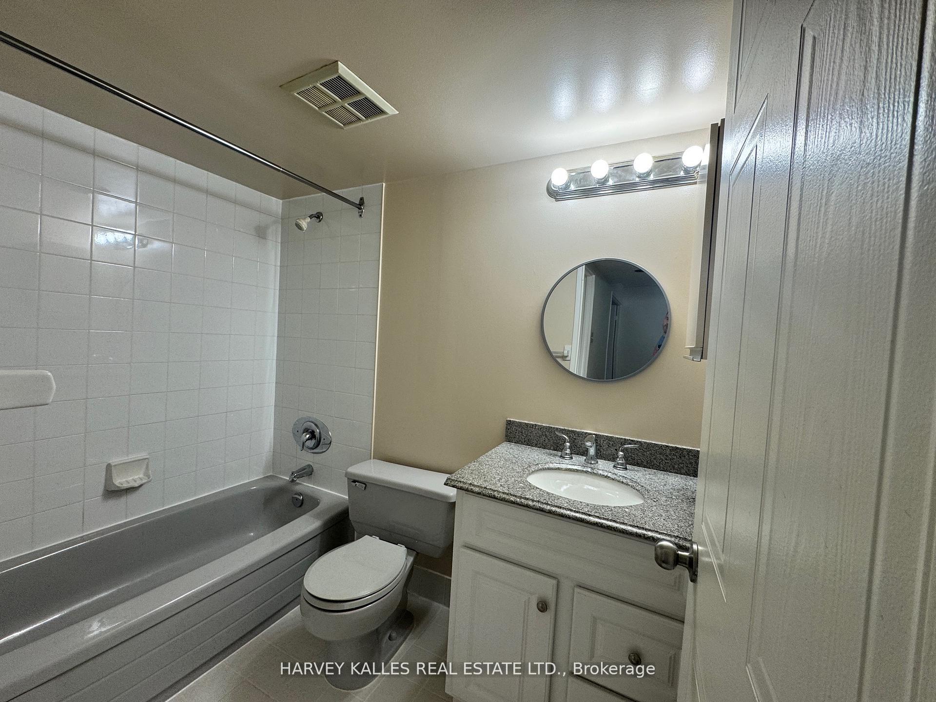 2 Bedrooms Condo at 5 Kenneth, Toronto For sale