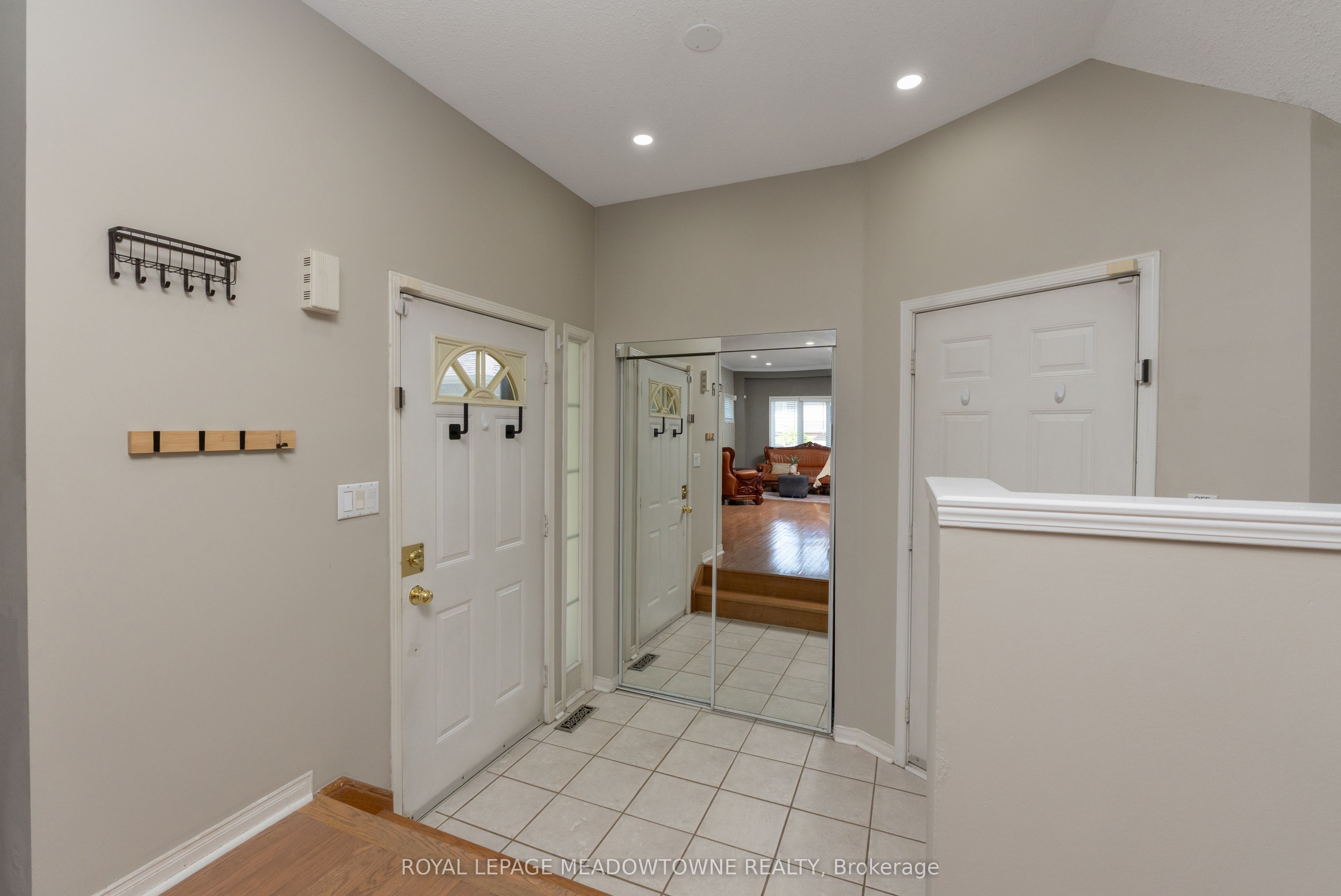 1876 Stevington Crescent