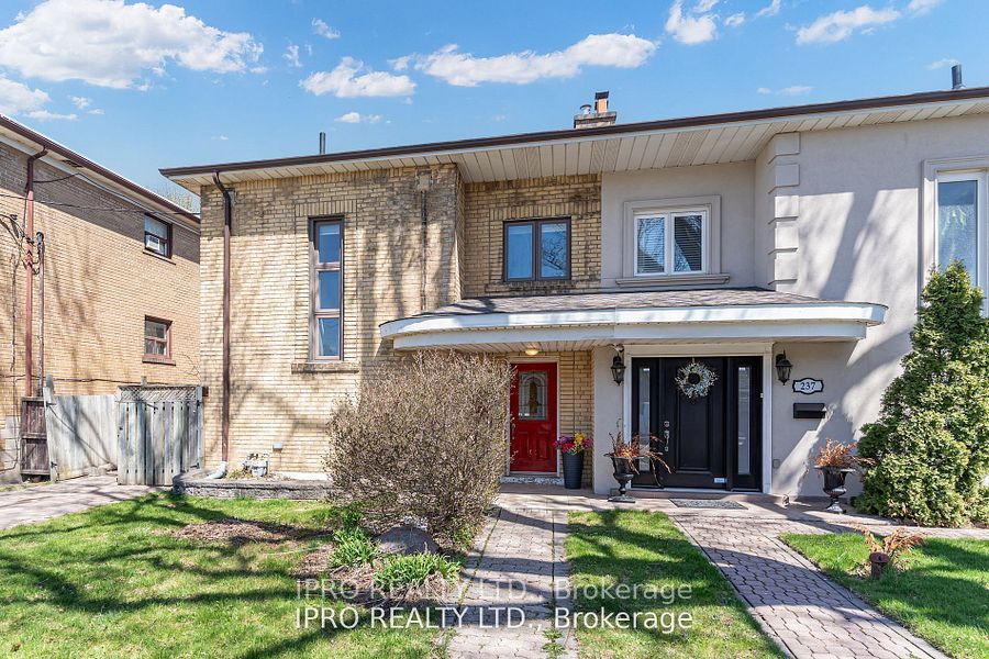 239 Bicknell Avenue, Toronto, ON M6M 4H2