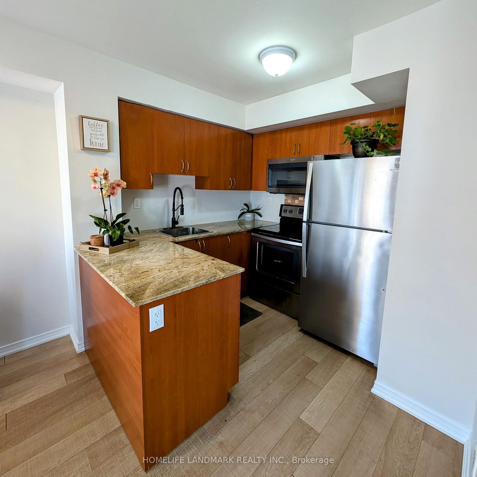 2 Bedrooms Condo at 80 Orchid Place,  Toronto For sale