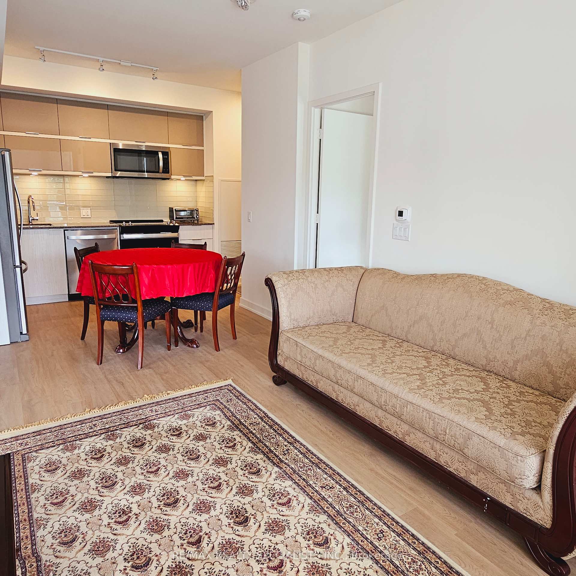 3 Bedrooms Condo at 10 DEERLICK, Toronto For sale