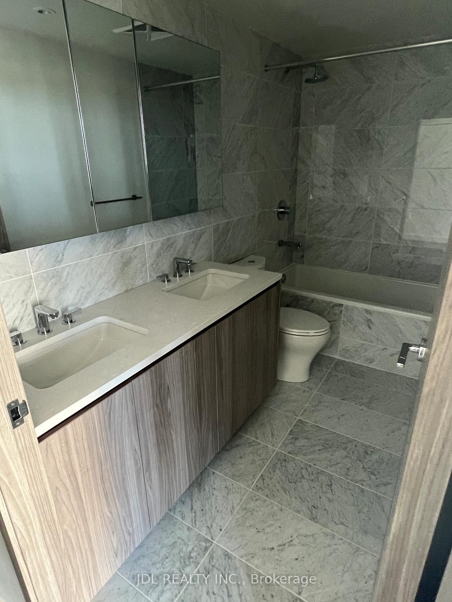 3 Bedrooms Condo at 95 Mcmahon,  Toronto For sale