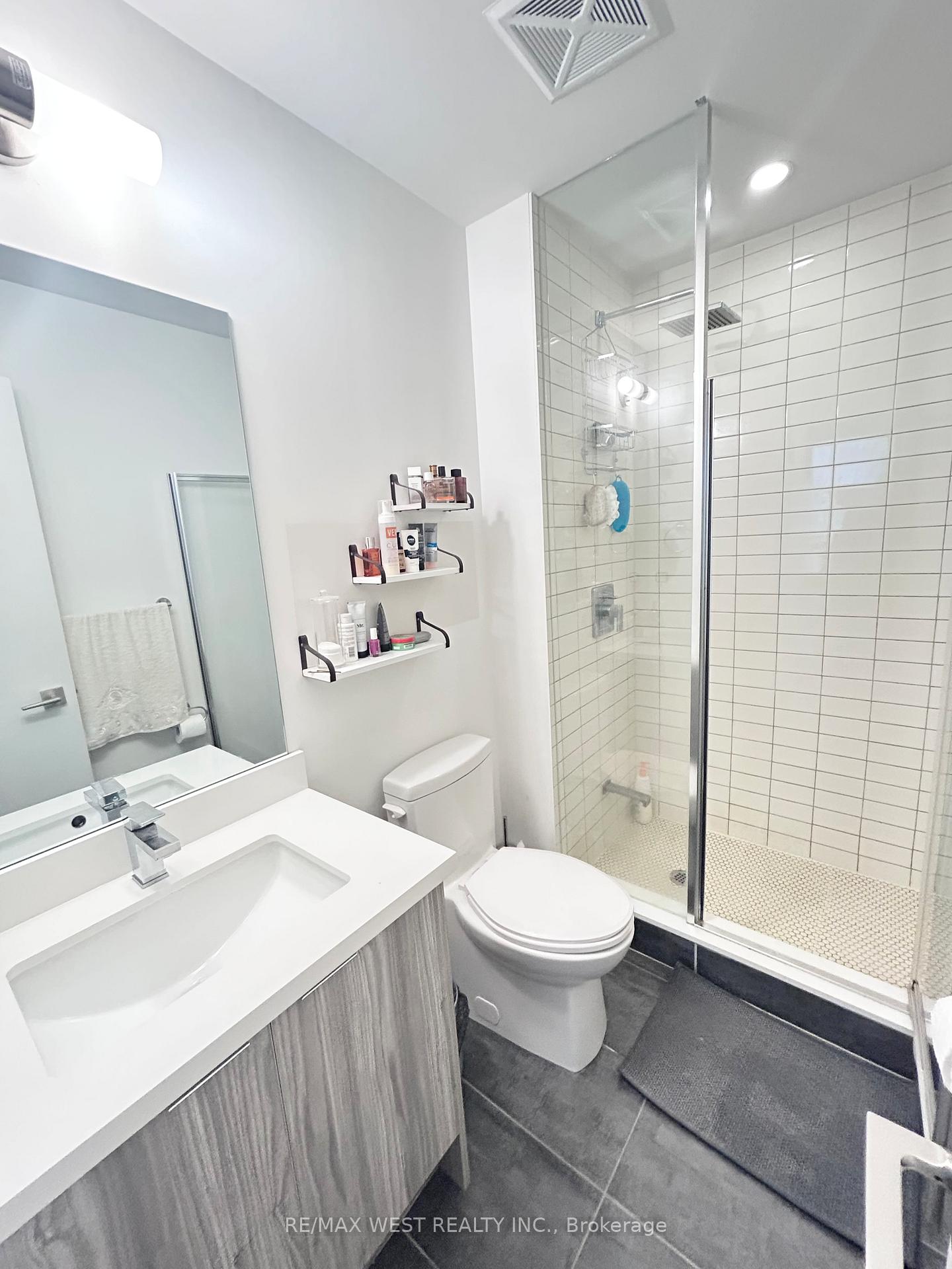 1 Bedroom Condo at 2908 Highway 7, Vaughan For sale