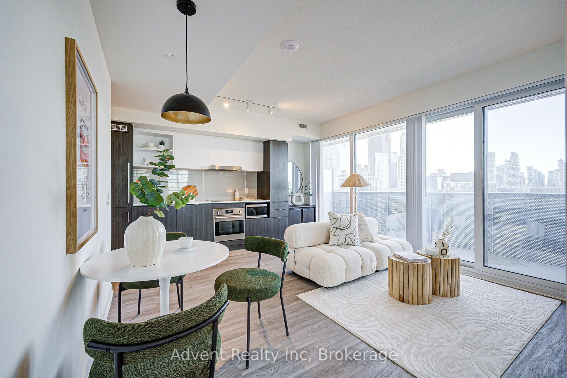 2 Bedrooms Condo at 55 Cooper,  Toronto For sale