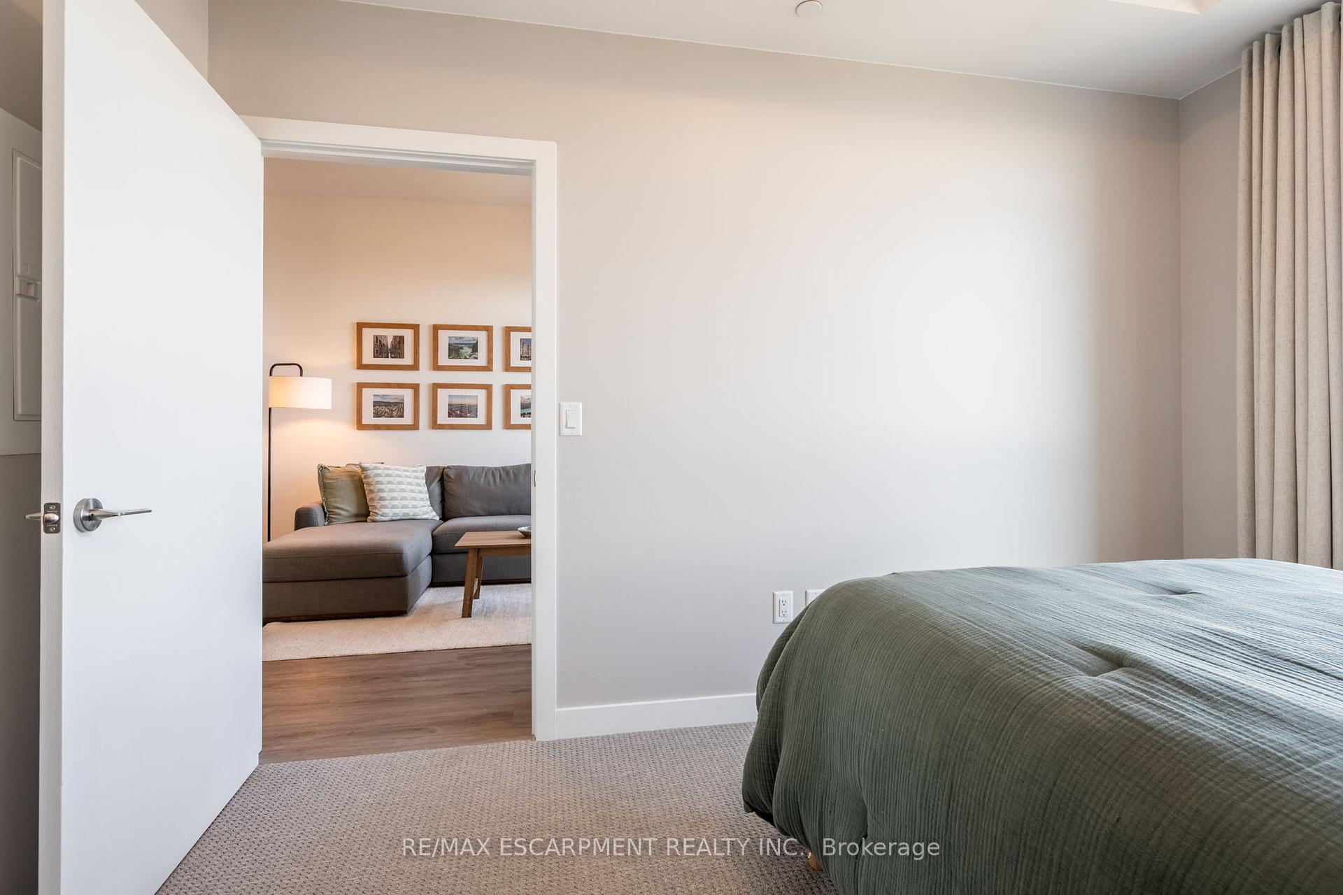 1 Bedroom Condo at 600 North Service, Hamilton For sale