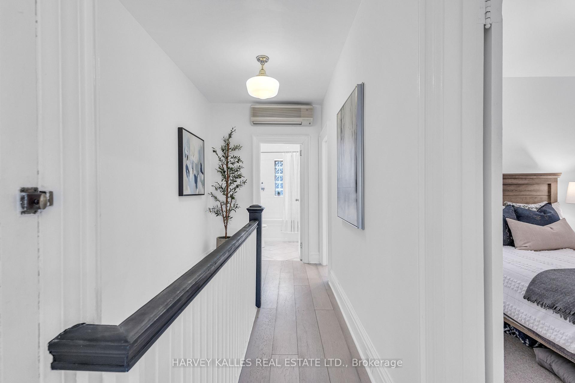 812 Duplex Avenue