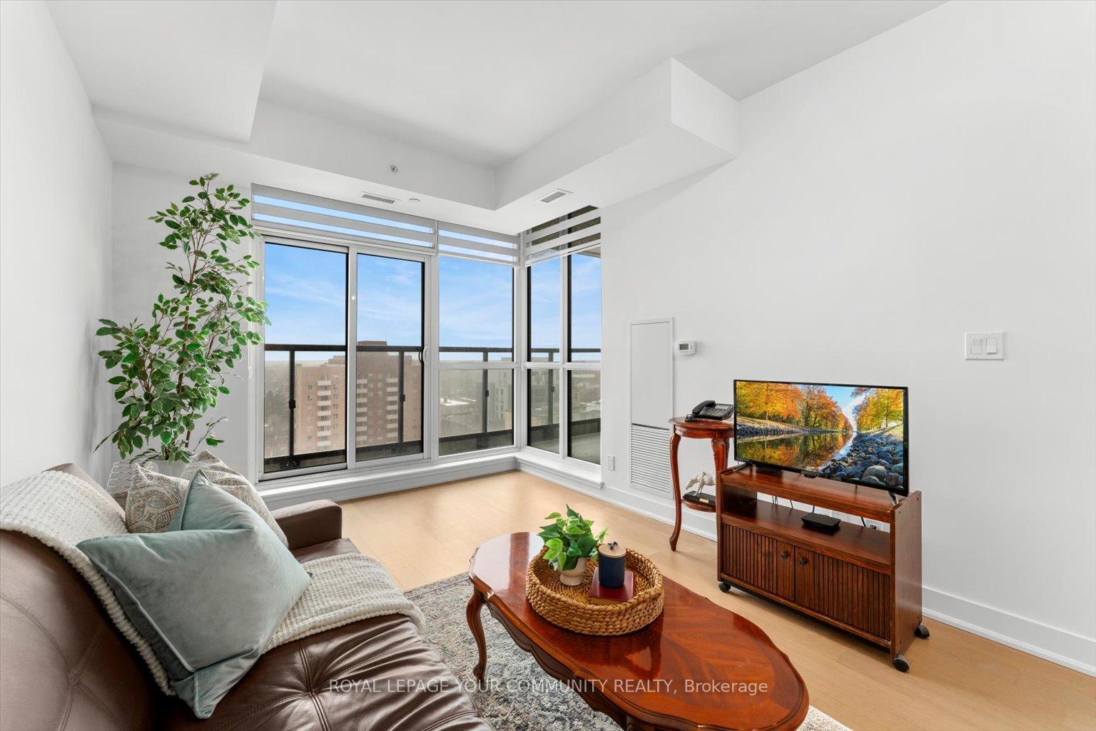 2 Bedrooms Condo at 1486 Bathurst, Toronto For sale
