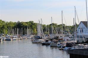 2 Bedrooms Condo at 2511 Lakeshore,  Oakville For sale