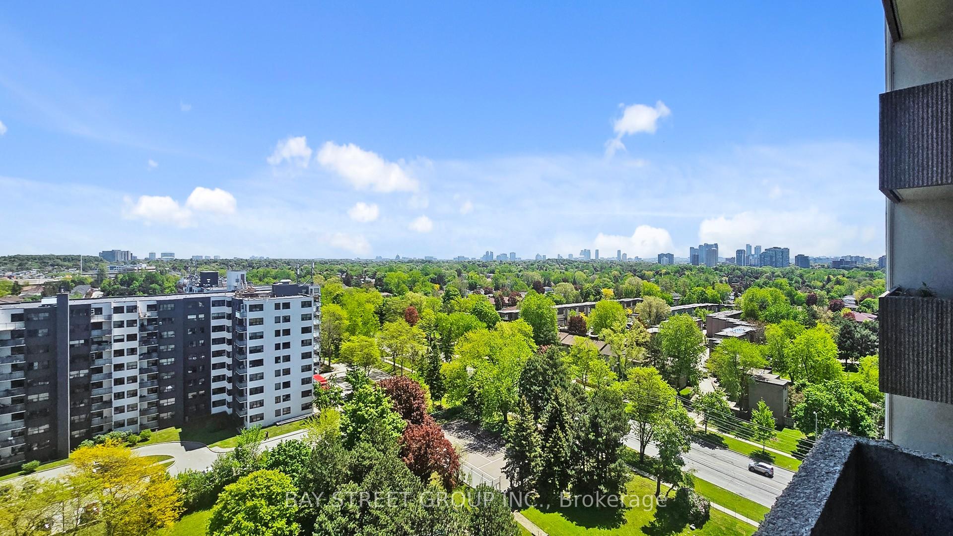 3 Bedrooms Condo at 25 Silver Springs, Toronto For sale