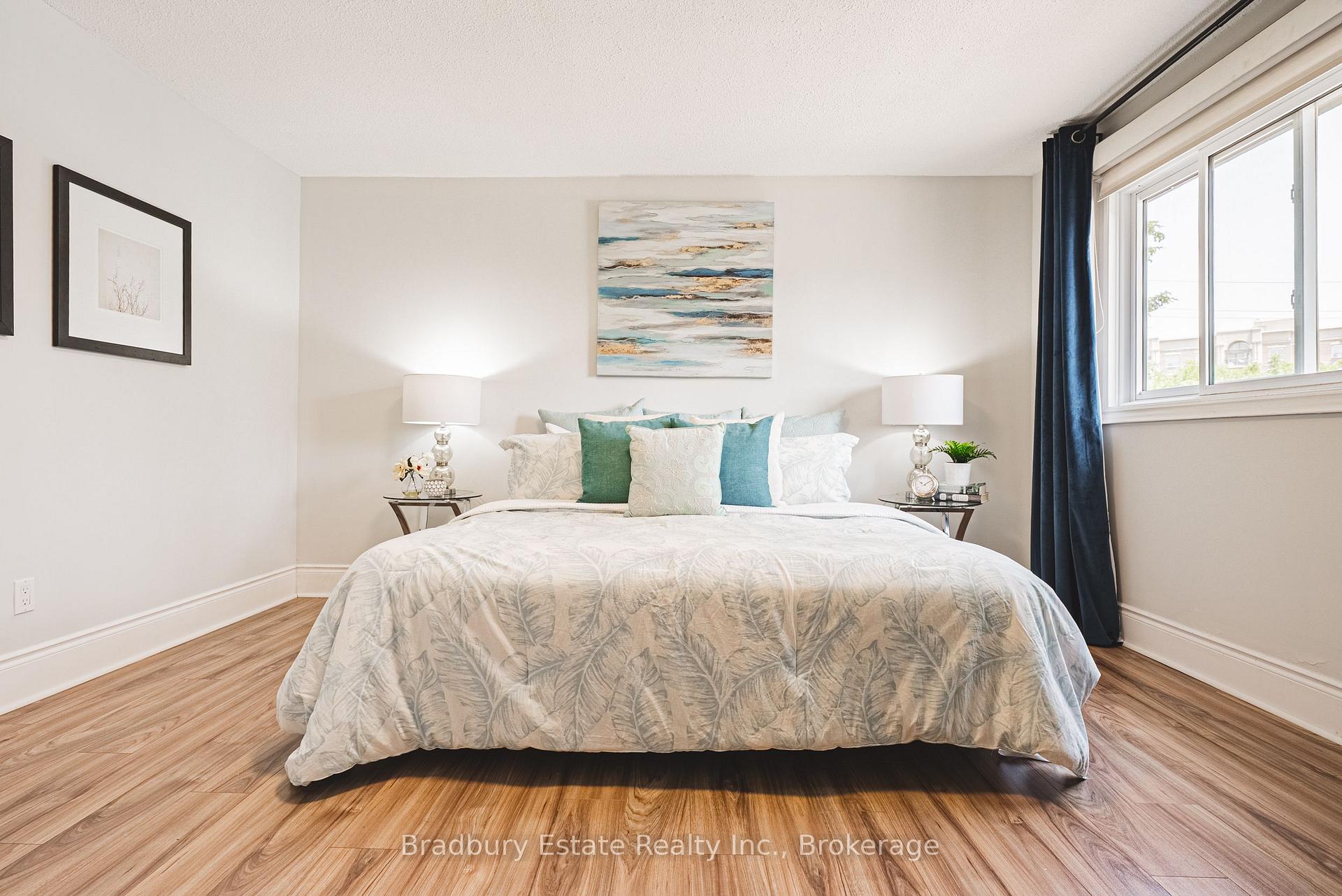 3 Bedrooms Condo at 1489 Ester, Burlington For sale