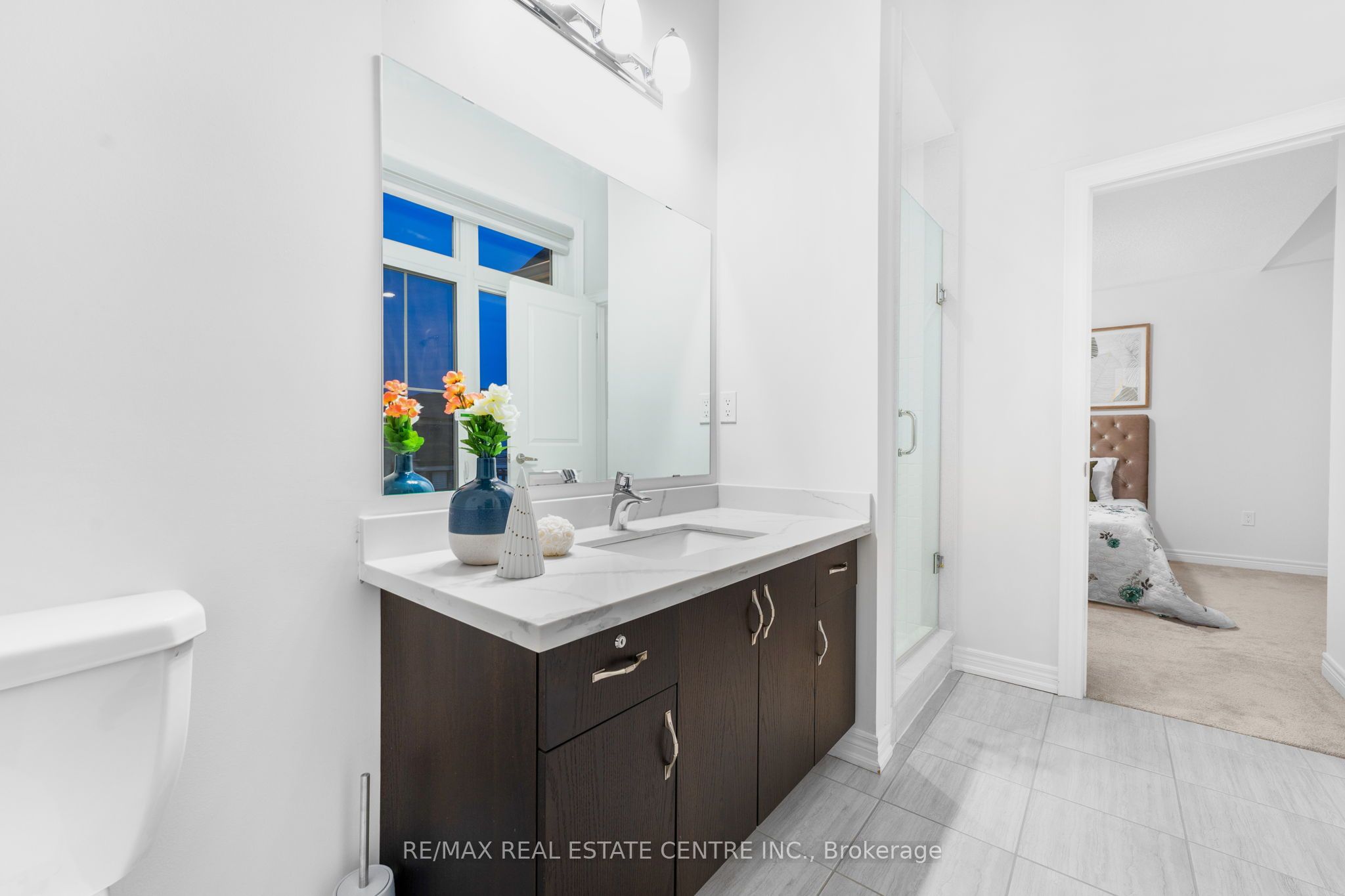 5 Forsyth Crescent E