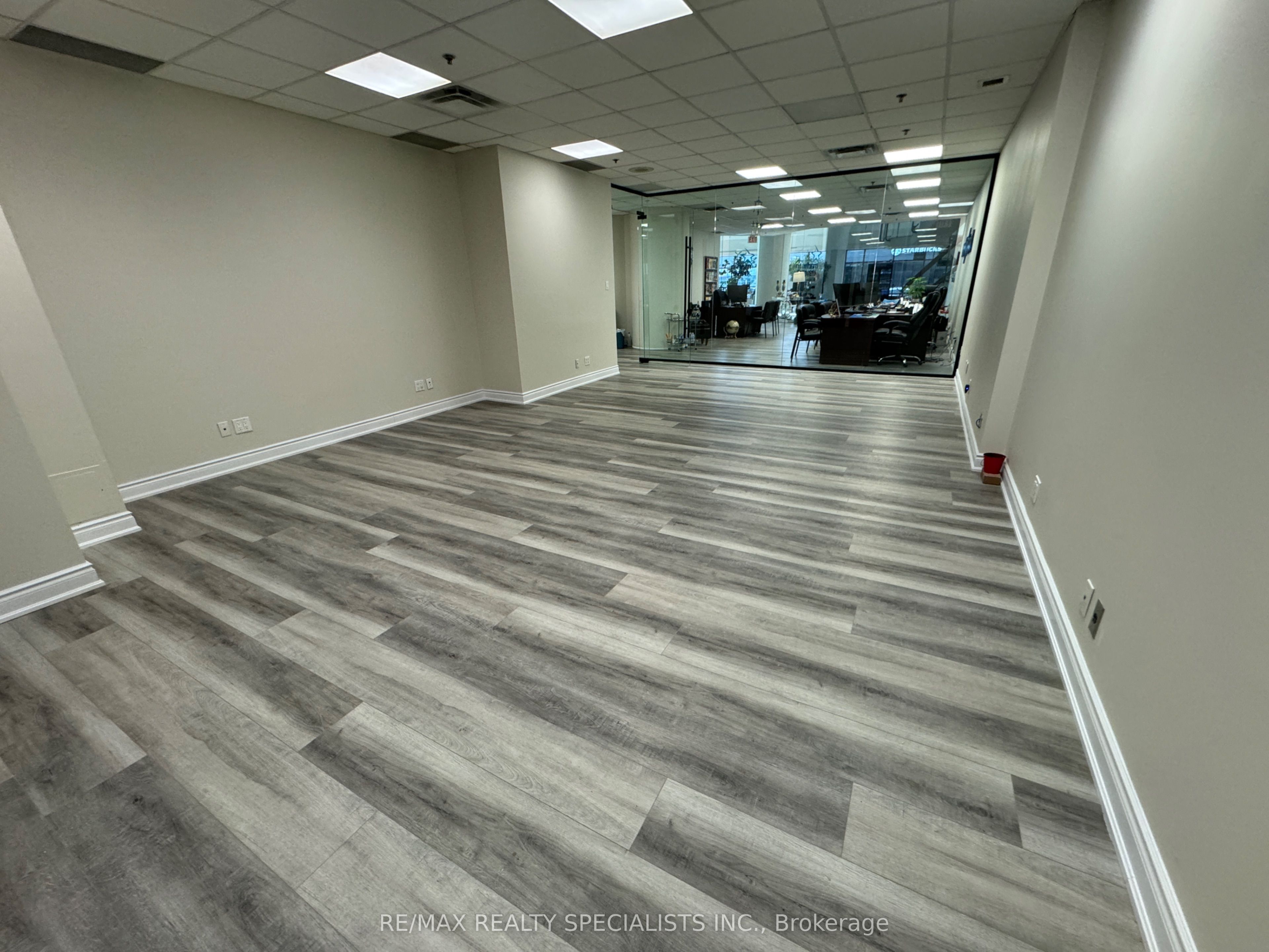 50 Burnhamthorpe Road W, #106 A