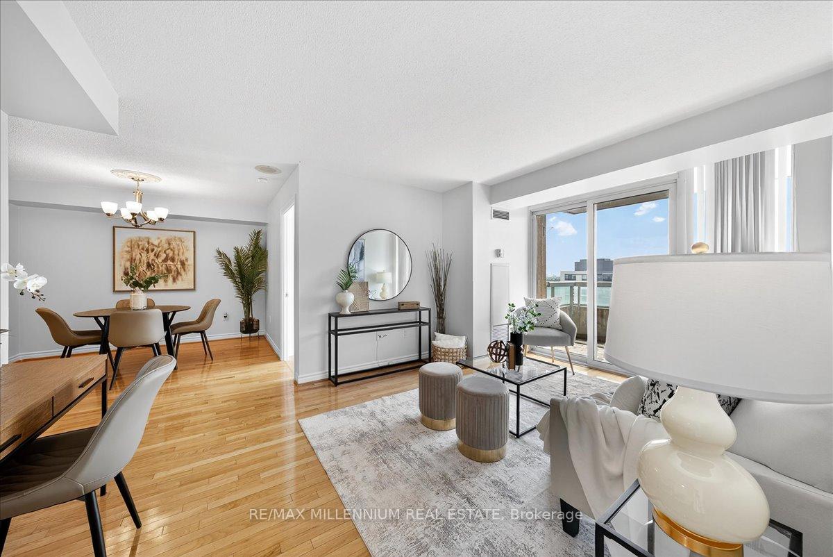 2 Bedrooms Condo at 125 Omni, Toronto For sale