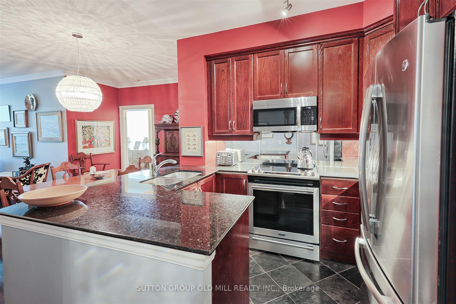 2 Bedrooms Condo at 2087 Lake Shore, Toronto For sale