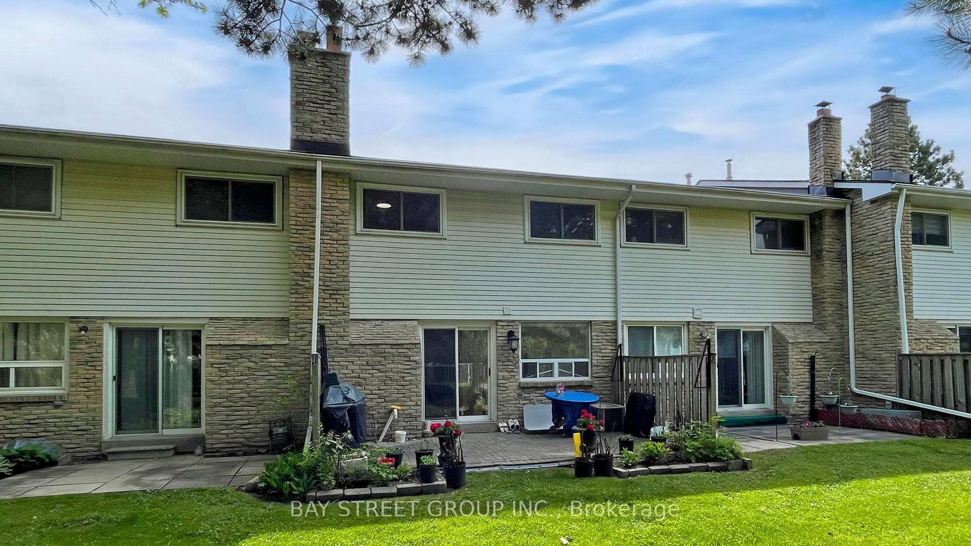 3 Bedrooms Condo at 99 Brimwood, Toronto For sale