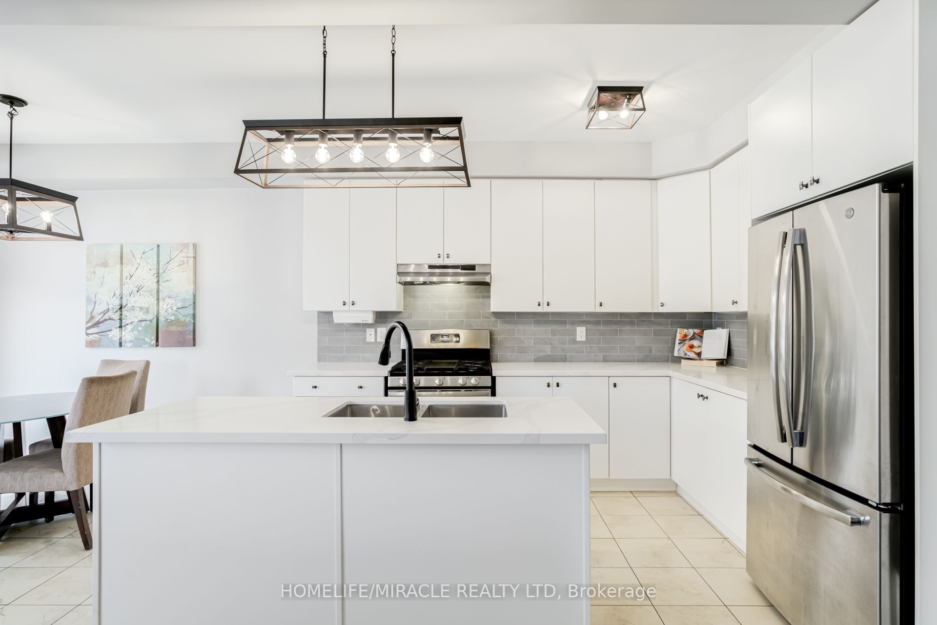 36 Hoard Avenue N
