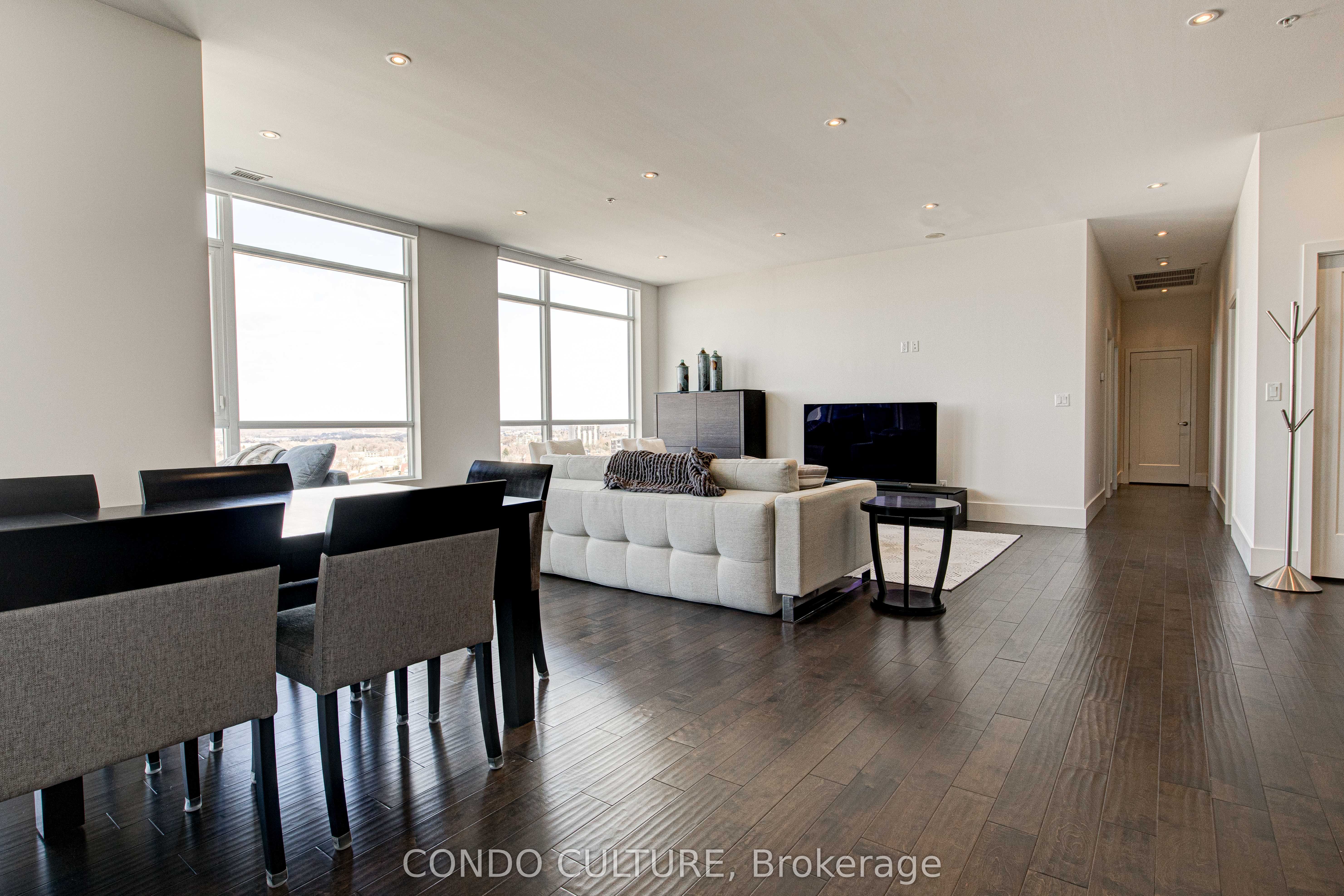 1 Victoria Street S, #1902