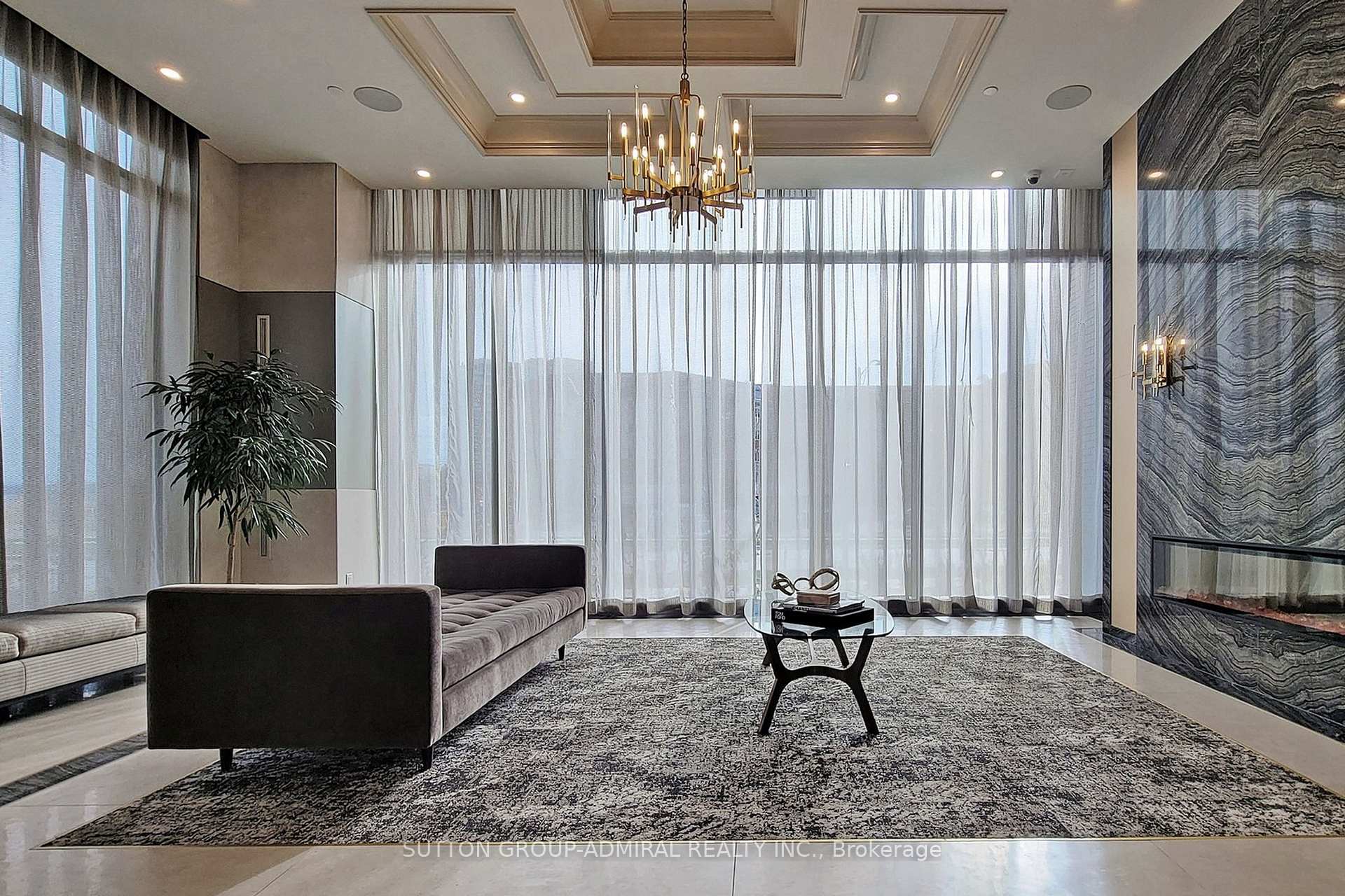 2 Bedrooms Condo at 10 Gatineau, Vaughan For sale