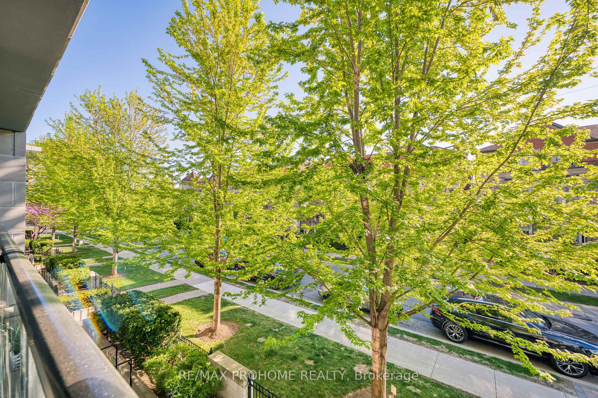 2 Bedrooms Condo at 21 Clairtrell, Toronto For sale