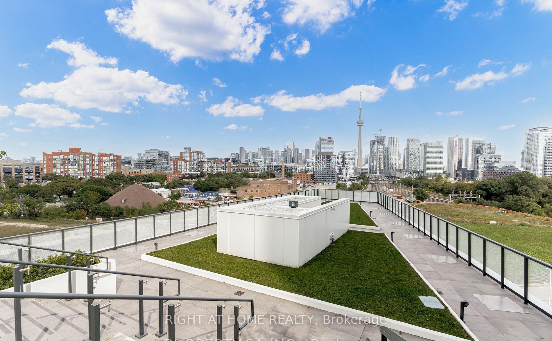 2 Bedrooms Condo at 50 Ordnance, Toronto For sale