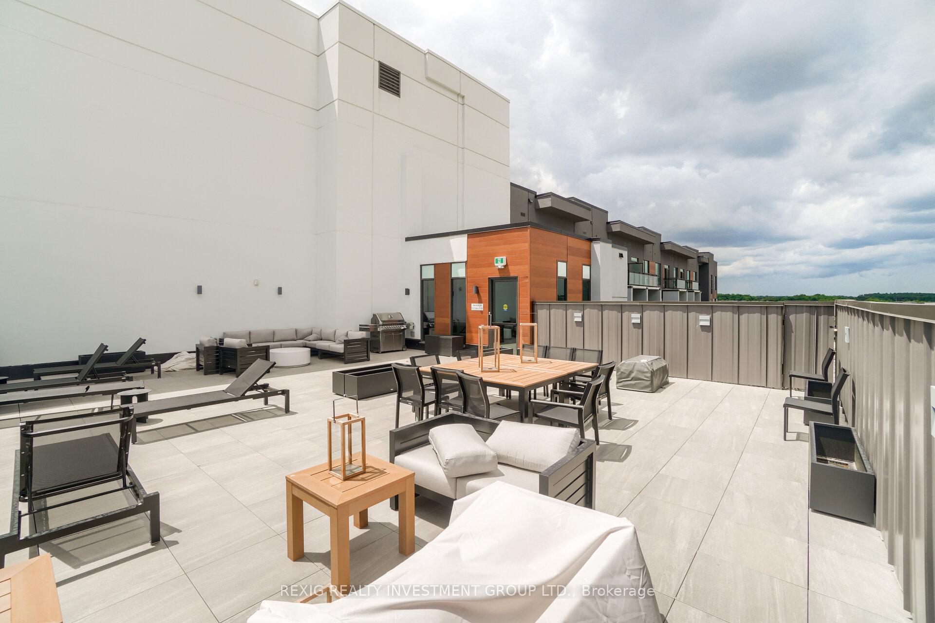 2 Bedrooms Condo at 95 DUNDAS, Oakville For sale