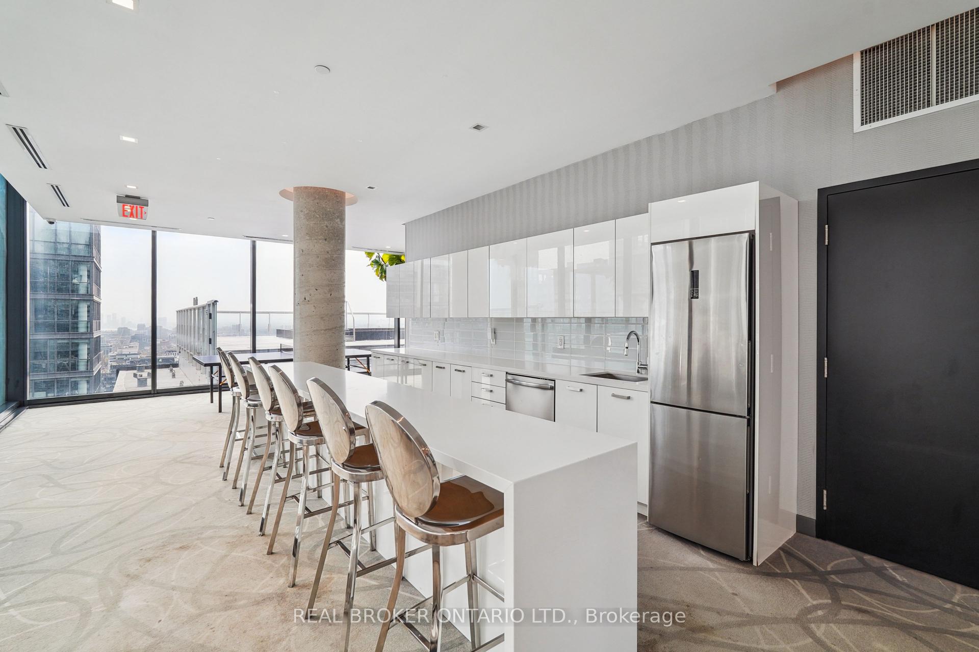 1 Bedroom Condo at 11 Charlotte,  Toronto For sale