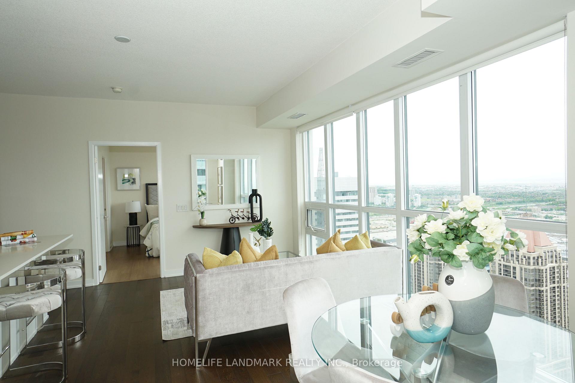 3 Bedrooms Condo at 4011 Brickstone, Mississauga For sale