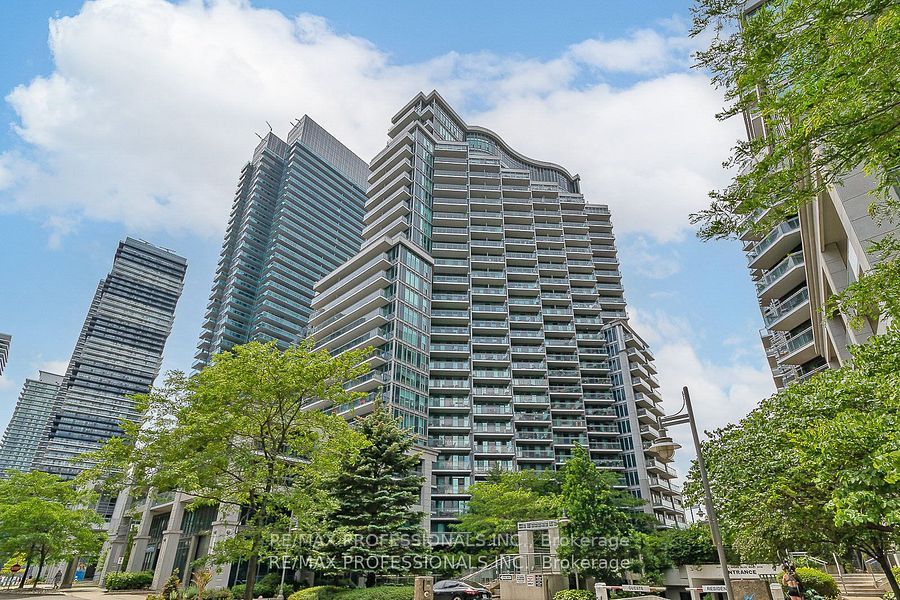2121 Lake Shore