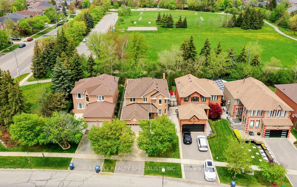 8 Royal Valley