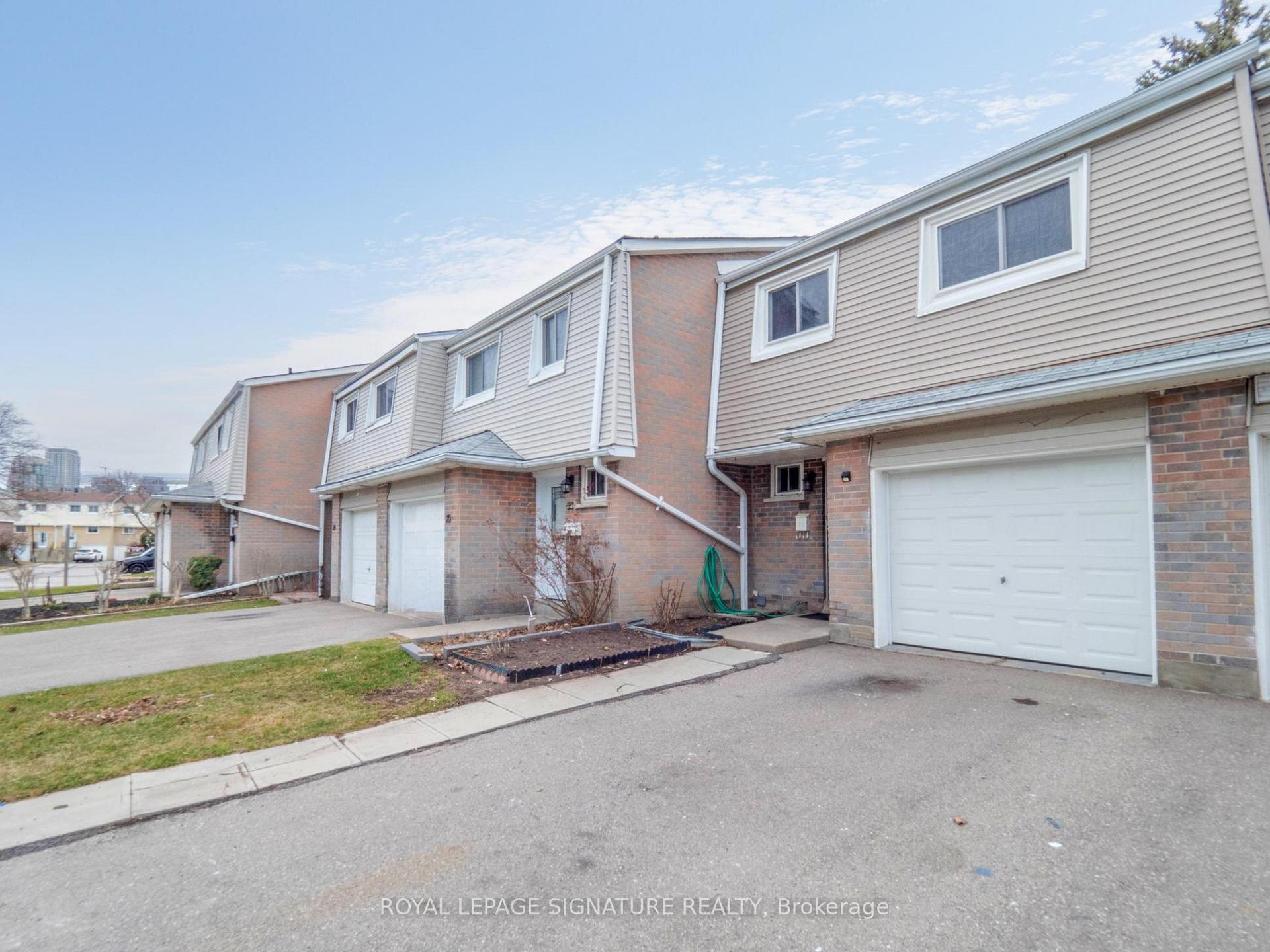 4 Bedrooms Condo at 400 Mississauga Valley,  Mississauga For sale