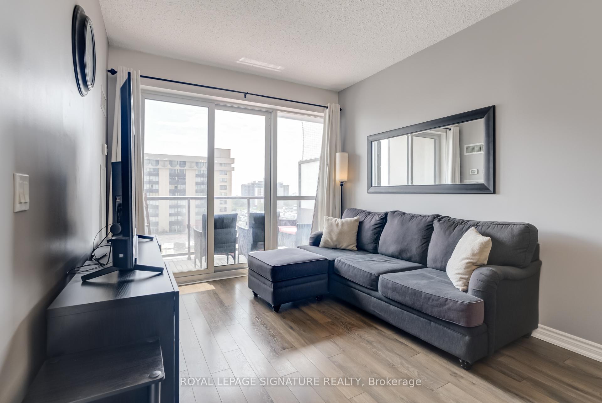 2 Bedrooms Condo at 15 James Finlay, Toronto For sale