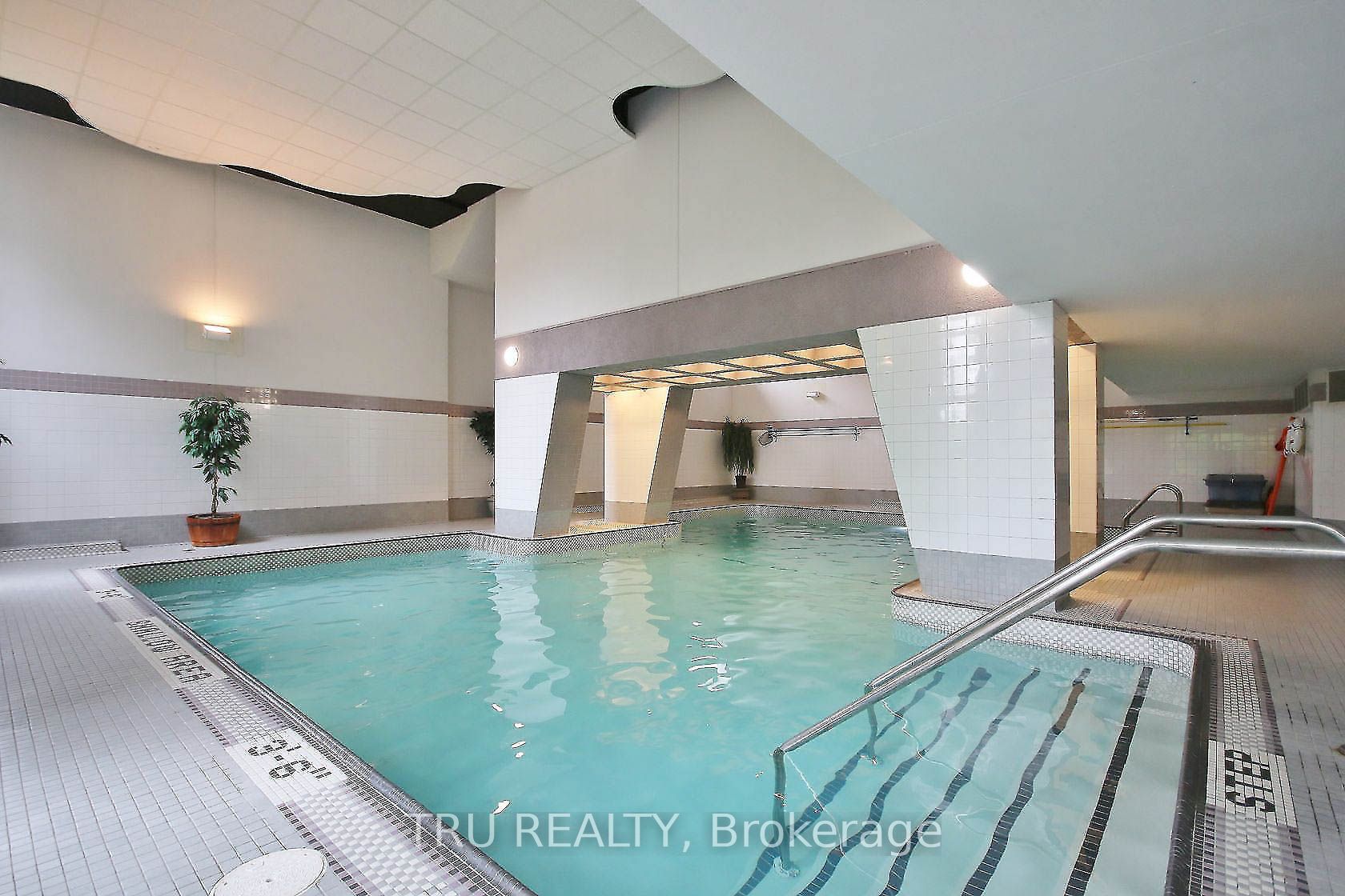 1081 AMBLESIDE Drive, #1604