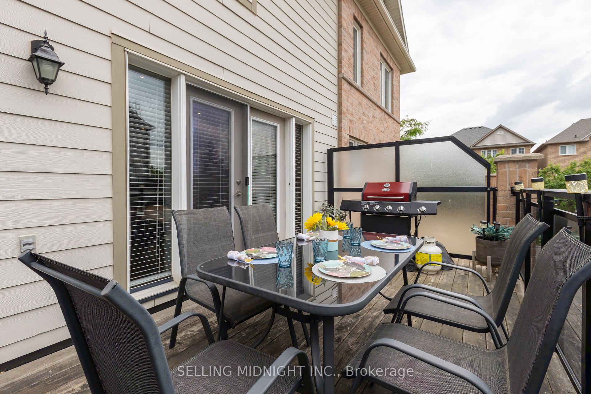 2 Bedrooms Condo at 5650 WINSTON CHURCHILL, Mississauga For sale
