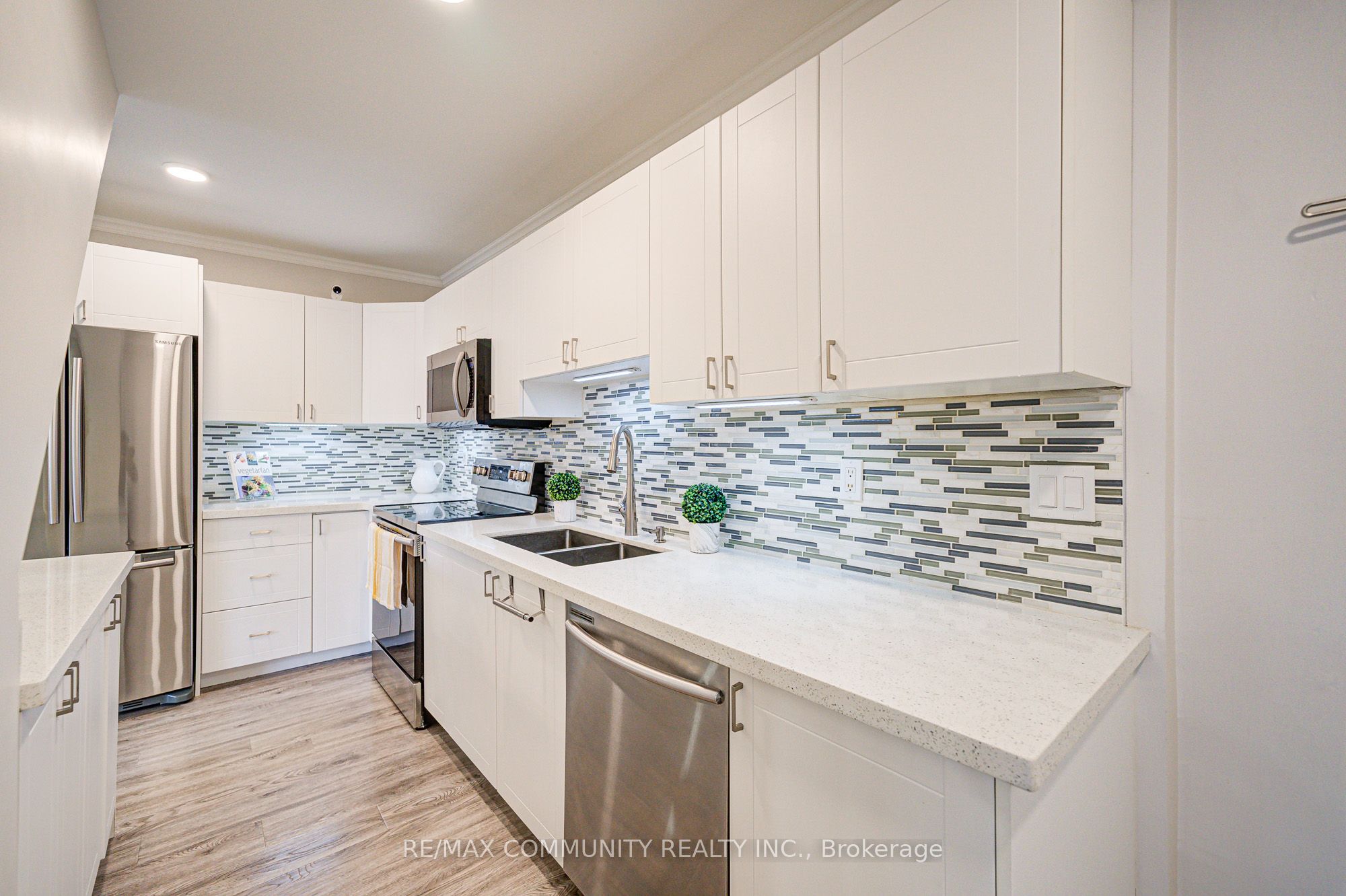100 Mornelle Court, #1078