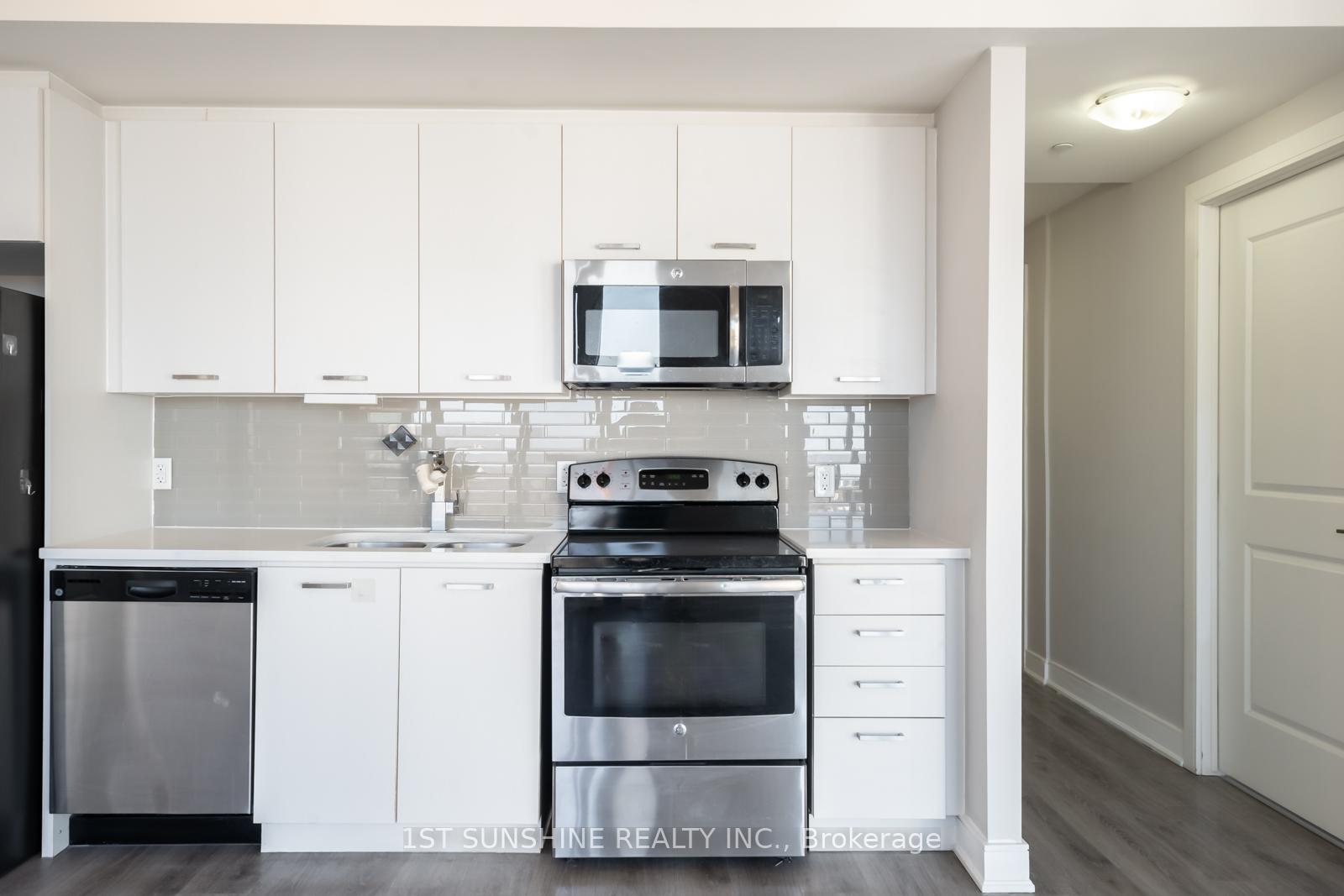 2 Bedrooms Condo at 150 MAIN,  Hamilton For sale