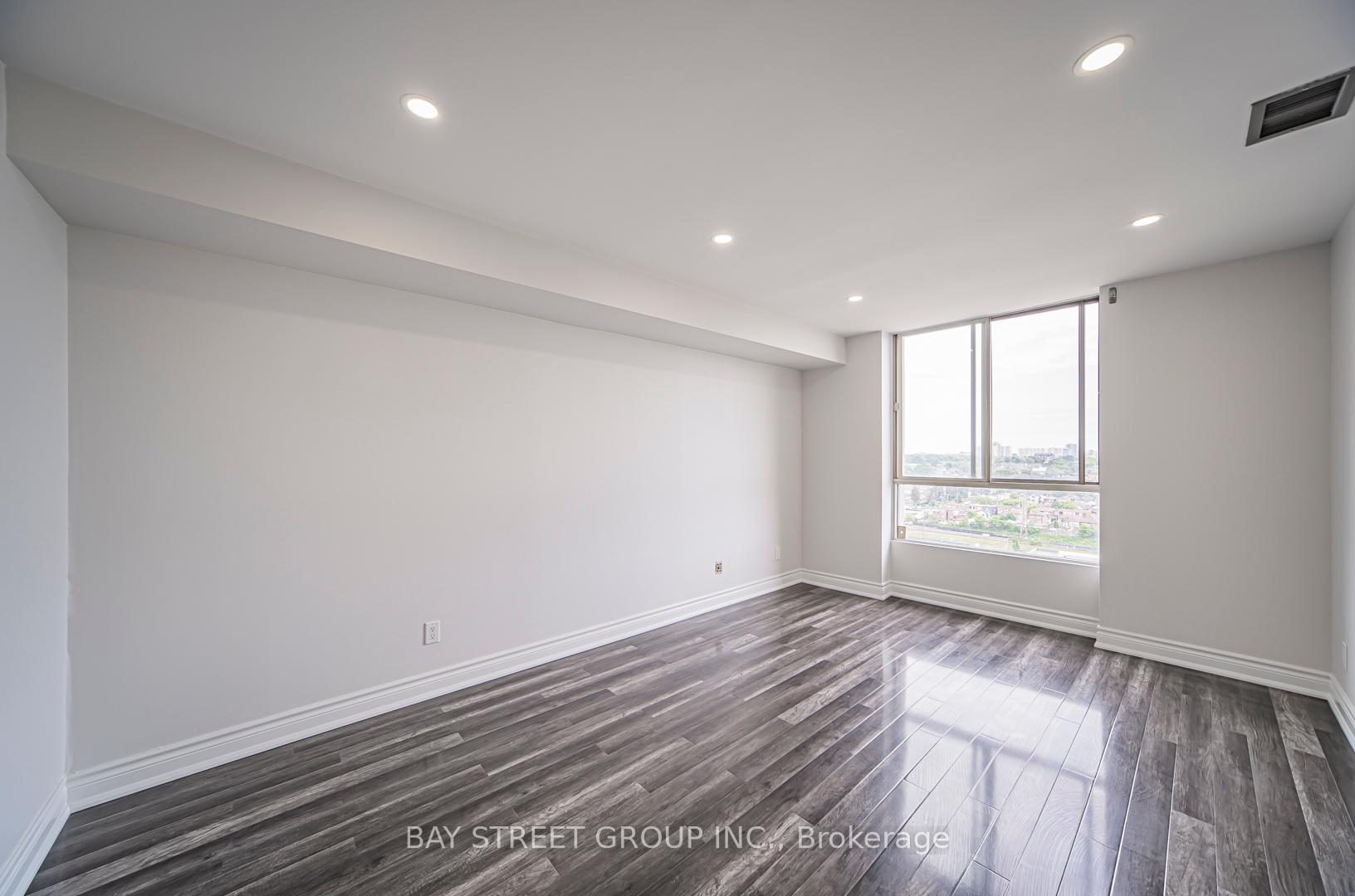 3 Bedrooms Condo at 2470 Eglinton, Toronto For sale