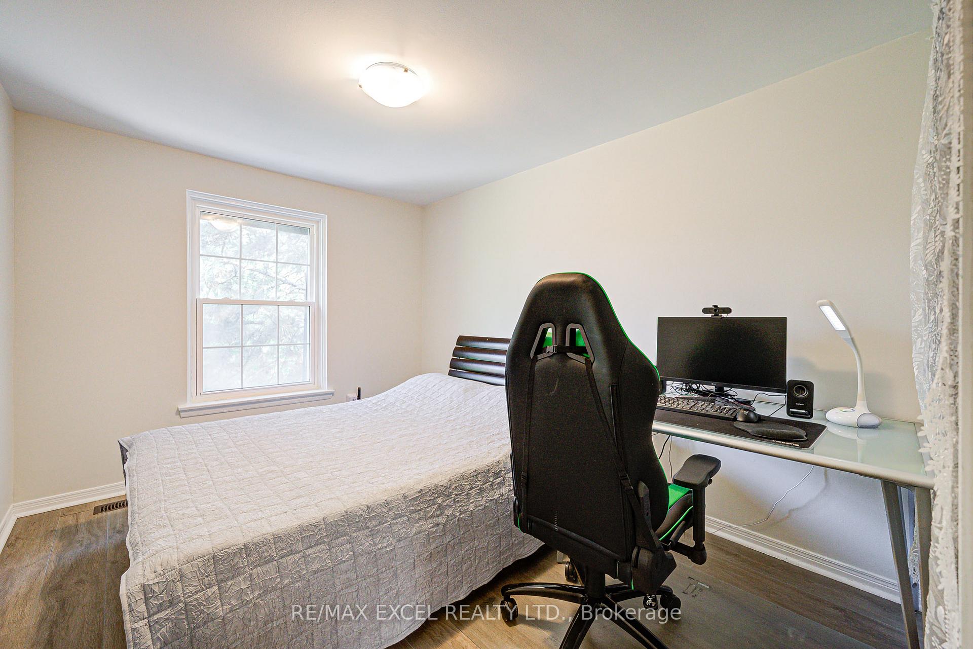 3 Bedrooms Condo at 20 Crockamhill, Toronto For sale